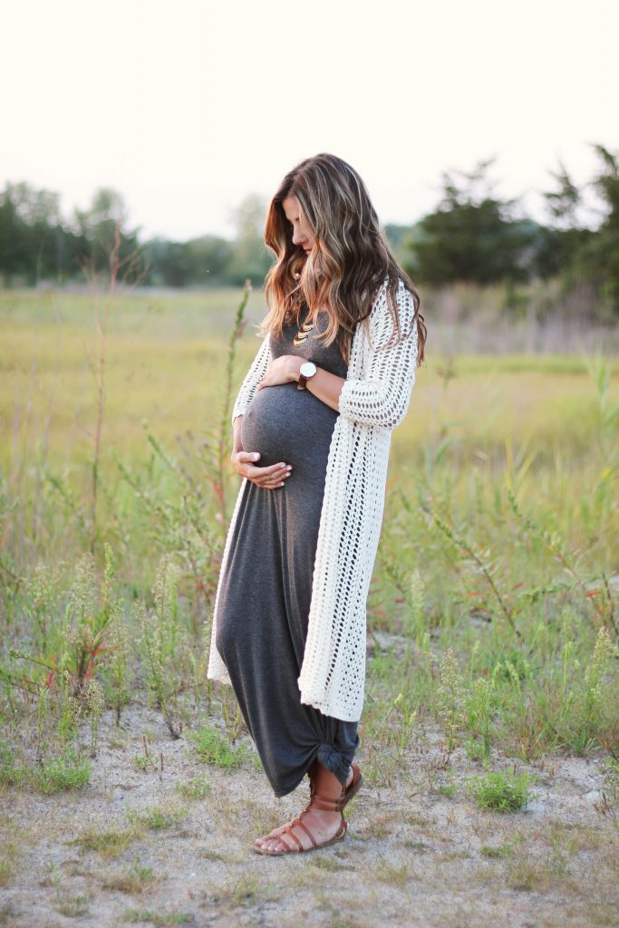 Spring Maternity Outfit  Trendy maternity outfits, Stylish