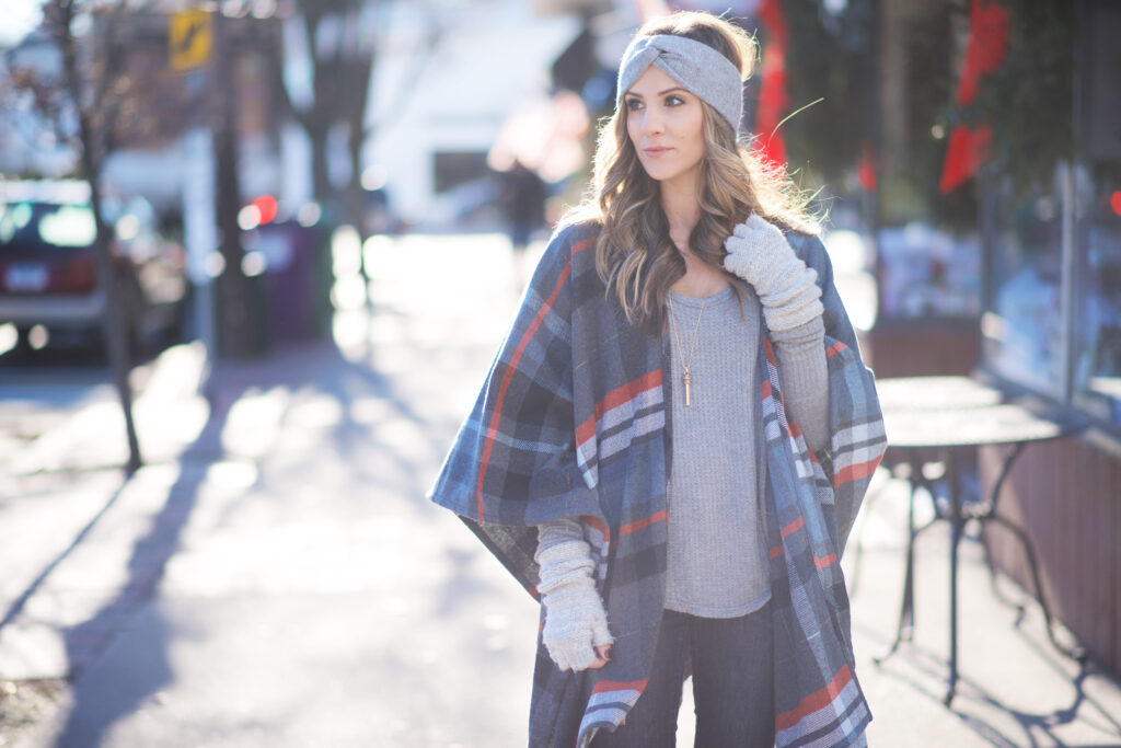 How to wear a plaid poncho, fall and winter style