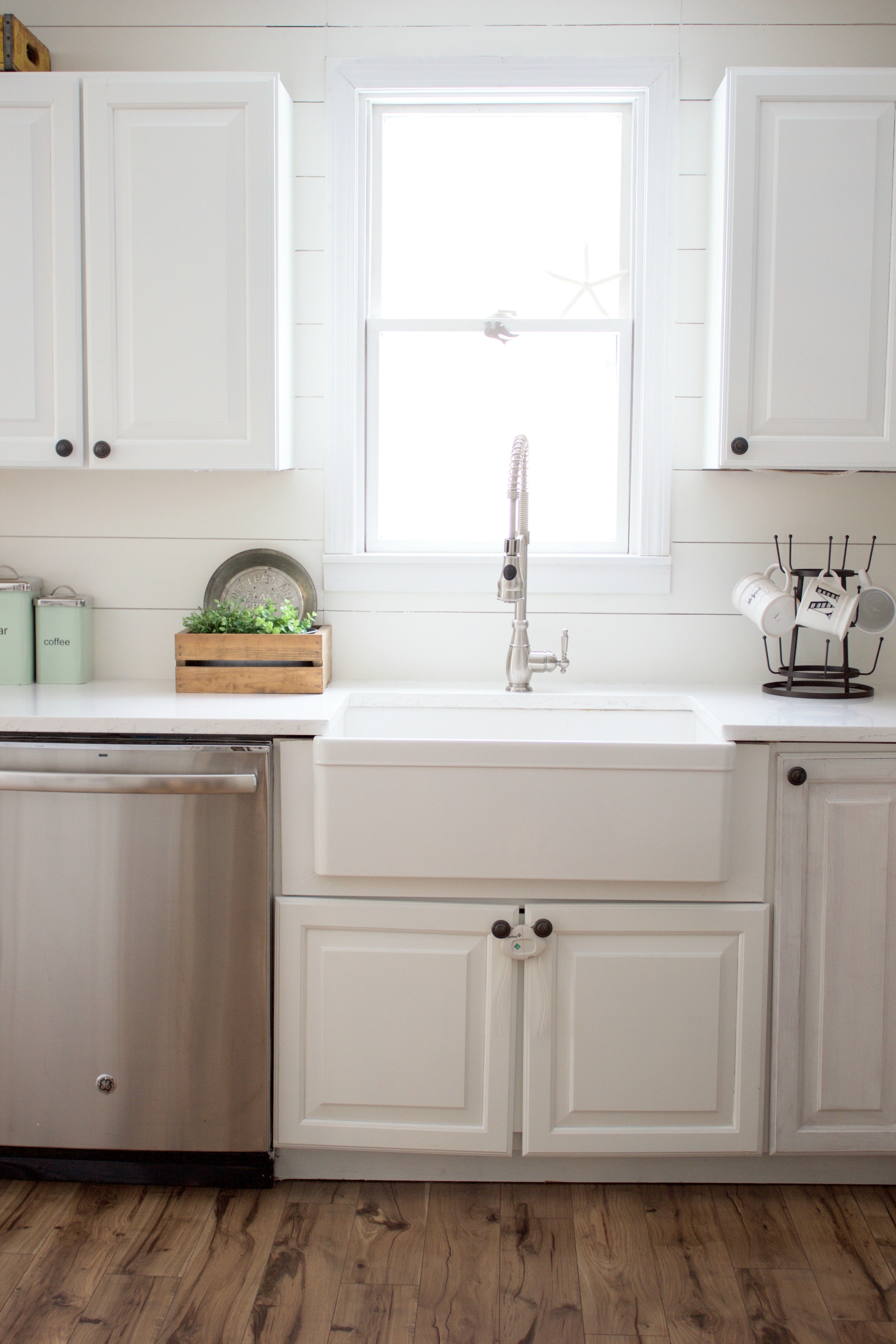 A quartz countertop review and why choose quartz over other materials for countertops