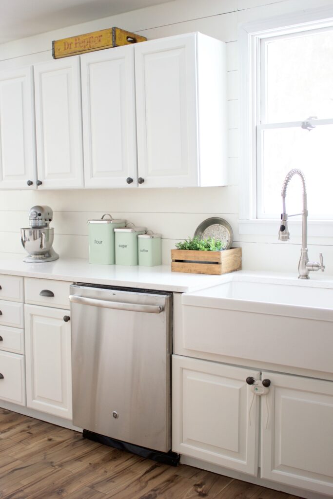 Farmhouse kitchen with Benjamin Moore Simply White