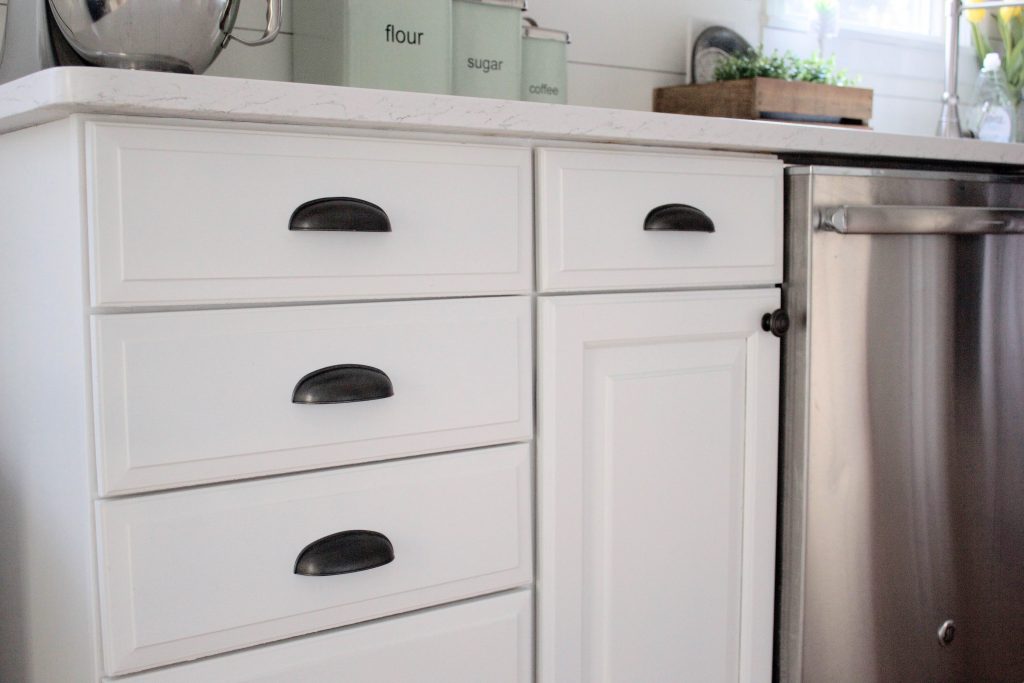 How to paint kitchen cabinets: an easy guide that will take 3-4 days tops!