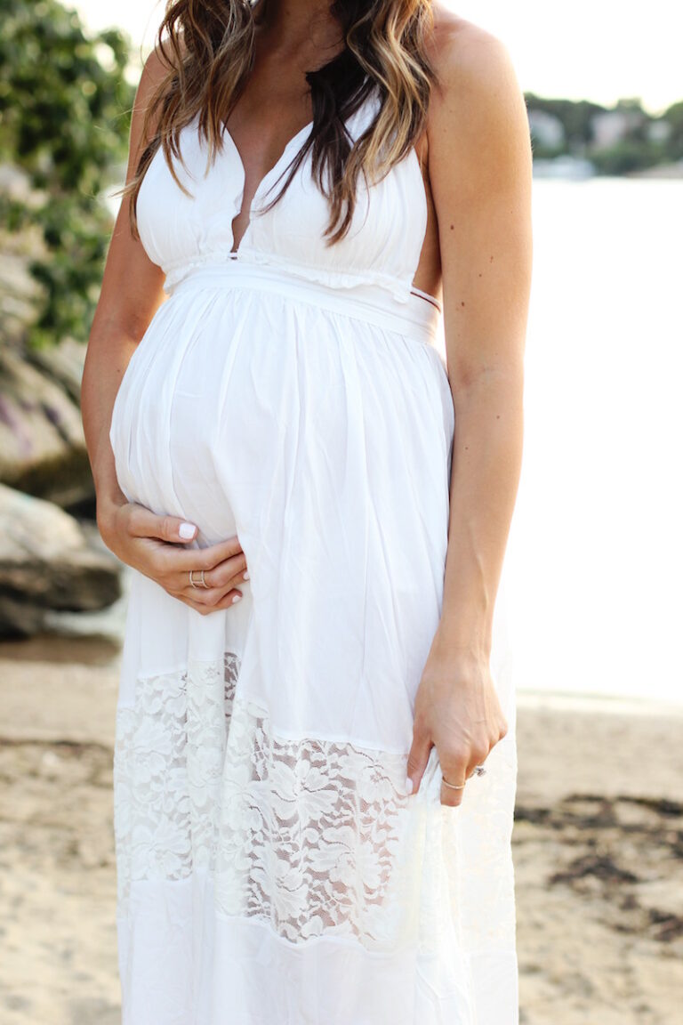What to Wear for a Maternity Shoot