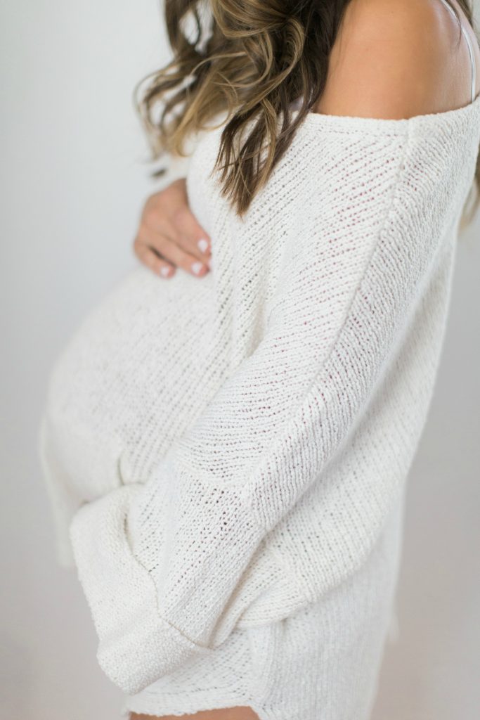 Lauren McBride - What to wear for a maternity shoot