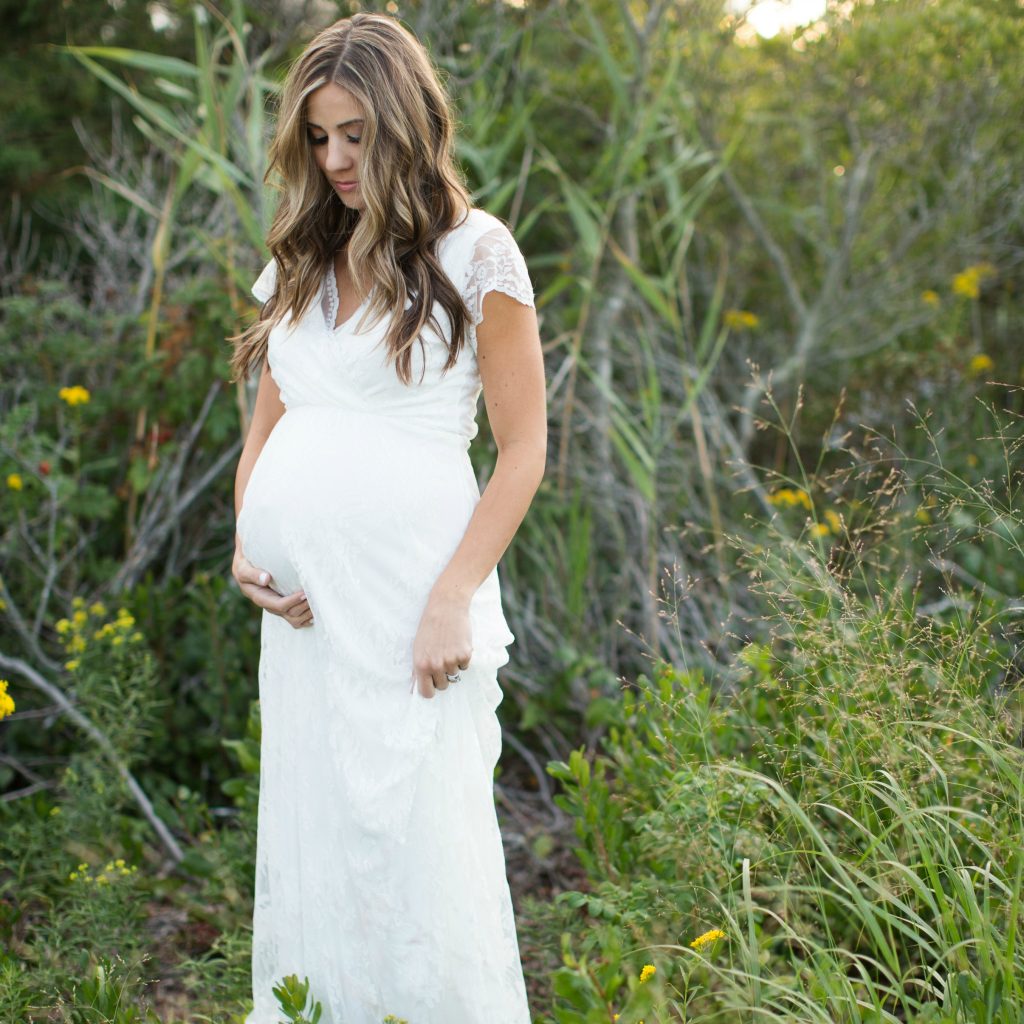 Lauren McBride - What to wear for a maternity shoot