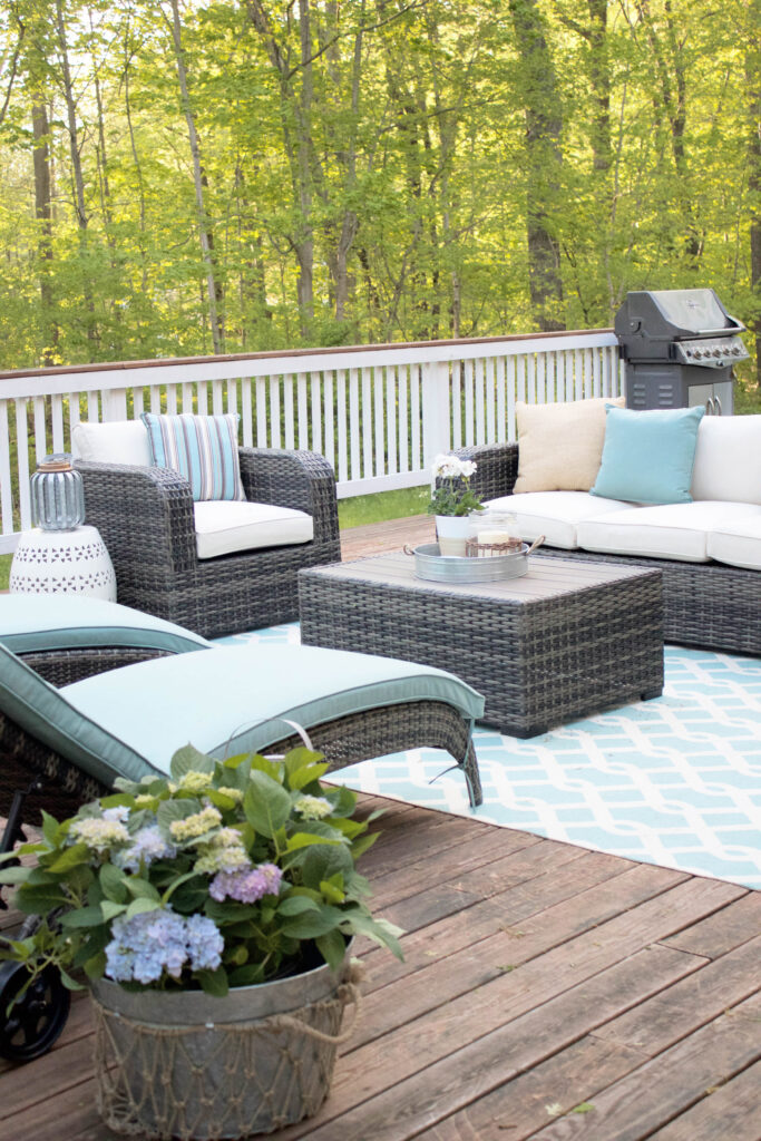 Stylish outdoor patio space with Raymour & Flanigan 