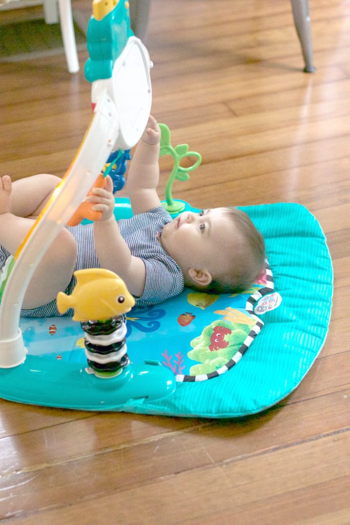 Baby Einstein 2-in-1 Lights & Sea Activity Gym and Saucer Review