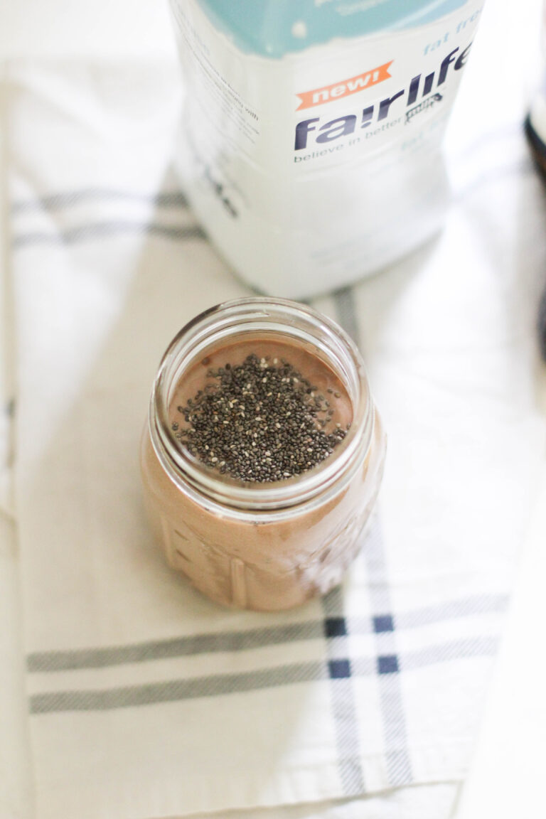 Lifestyle // Chocolate Peanut Butter Avocado Smoothie