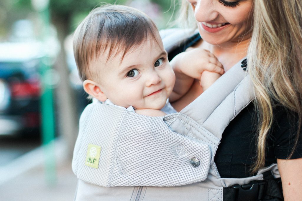Baby wearing: How to Front Carry with the LILLEBaby Complete All Seasons Carrier
