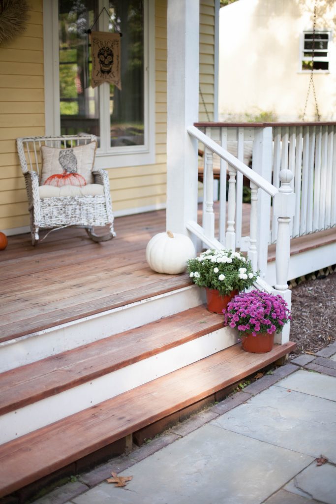 Simple rustic Halloween front porch decor