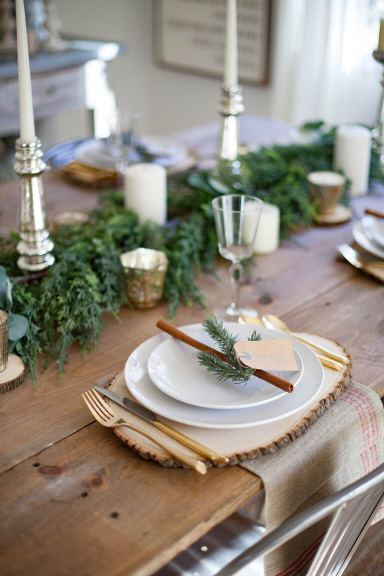 Home // Farmhouse Christmas Tablescape