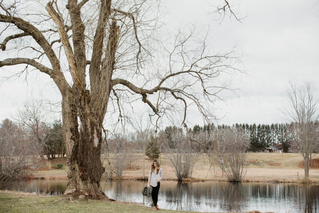 I love this simple and classic casual Valentine's Day outfit with frayed black skinny jeans and a cargo jacket