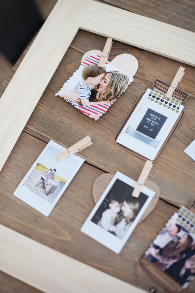 This simple DIY photo frame is easy enough for anyone to make, and makes for an easy interchangeable display frame year round.