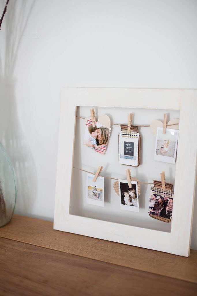 This simple DIY photo frame is easy enough for anyone to make, and makes for an easy interchangeable display frame year round.