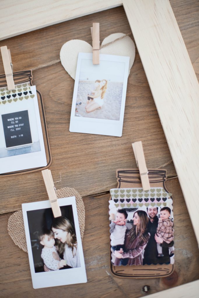 This simple DIY photo frame is easy enough for anyone to make, and makes for an easy interchangeable display frame year round.