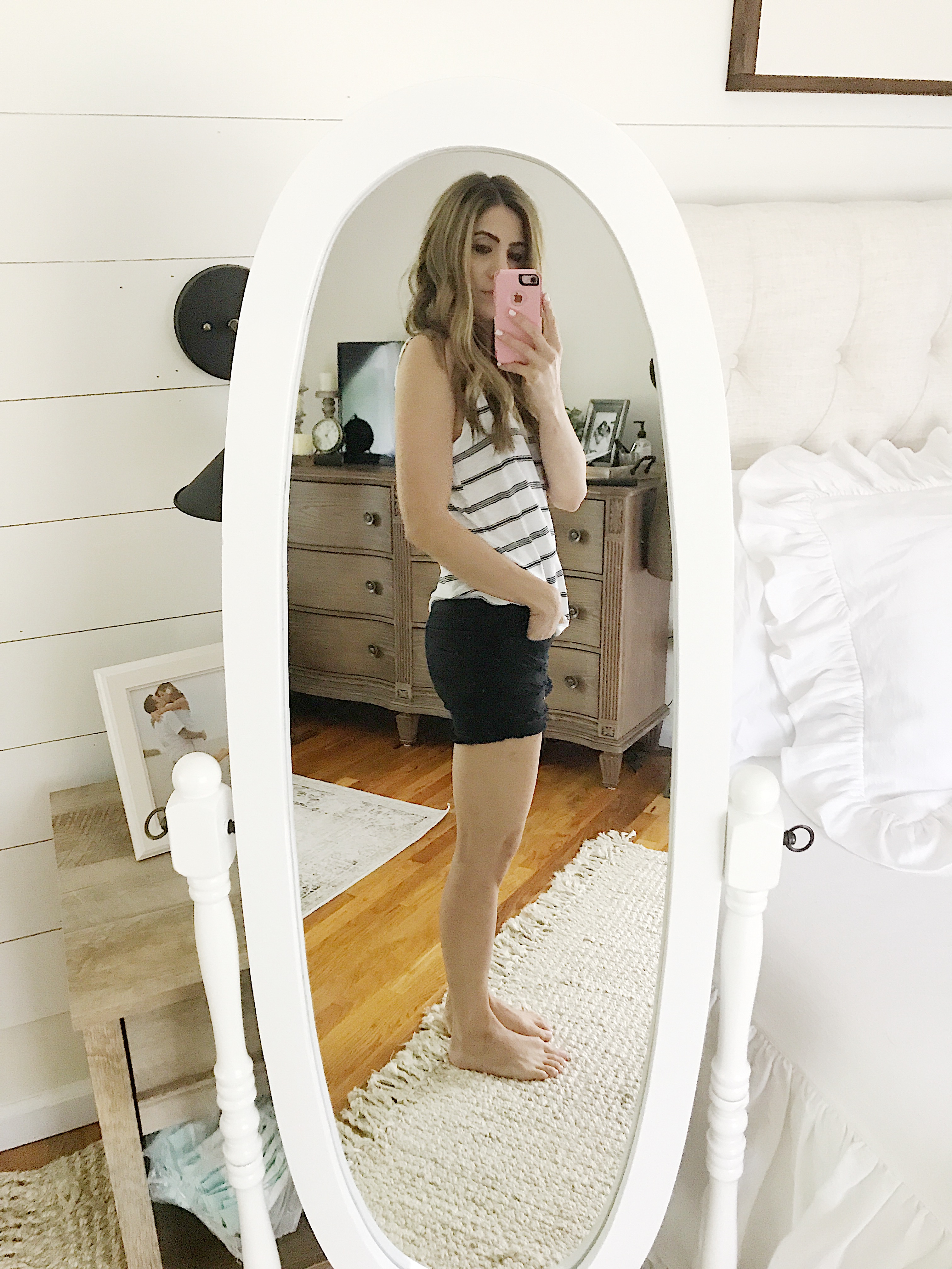 A full review of the Best Mom Shorts, including information on rise, inseam, and photos to show fit! Including a review of American Eagle's Black Tomgirl shorts. 