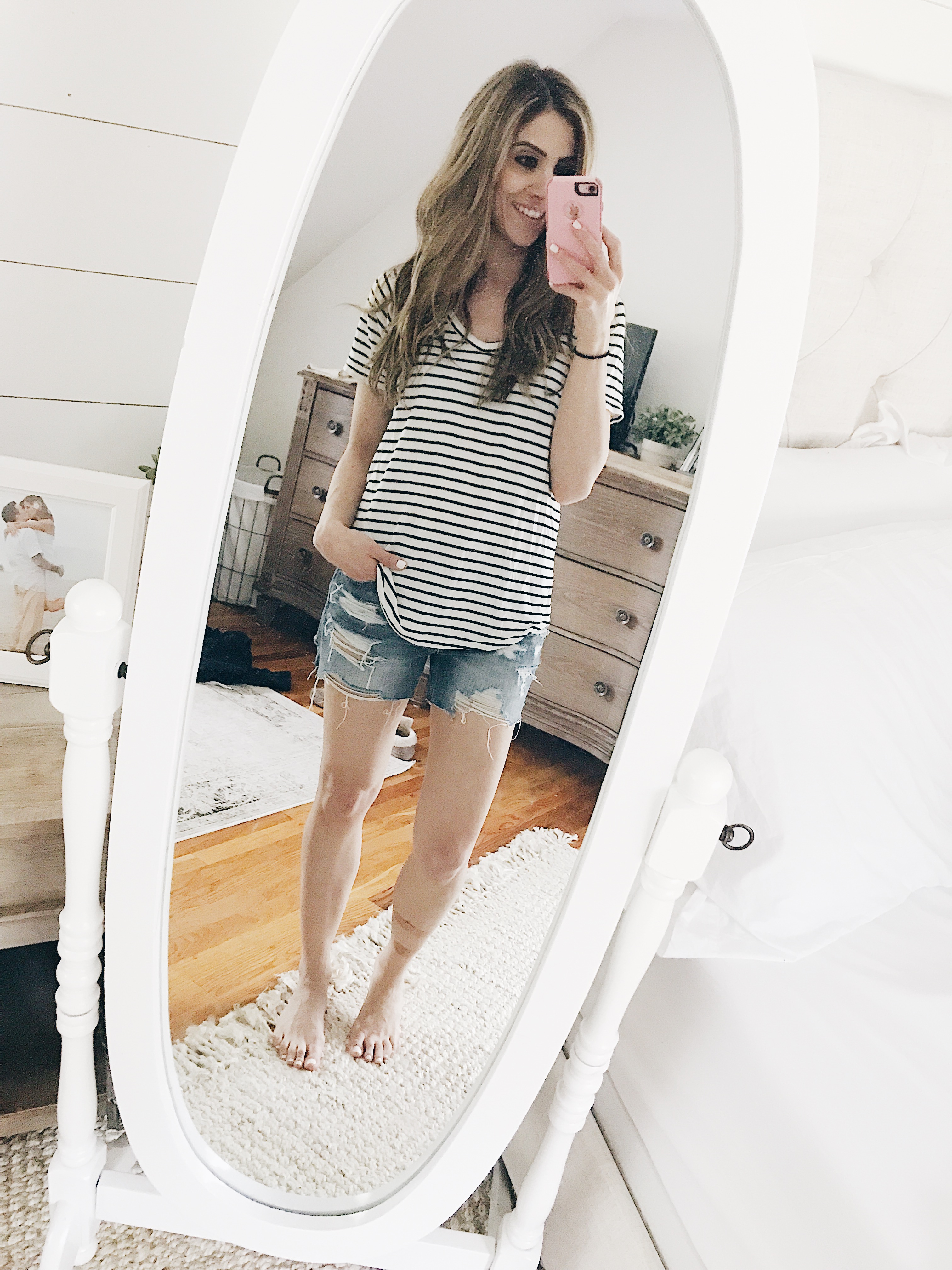 In need of a few Summer style staples? Check out my favorite Summer Mom Wardrobe Essentials, + few tips and tricks that I look for while shopping around.