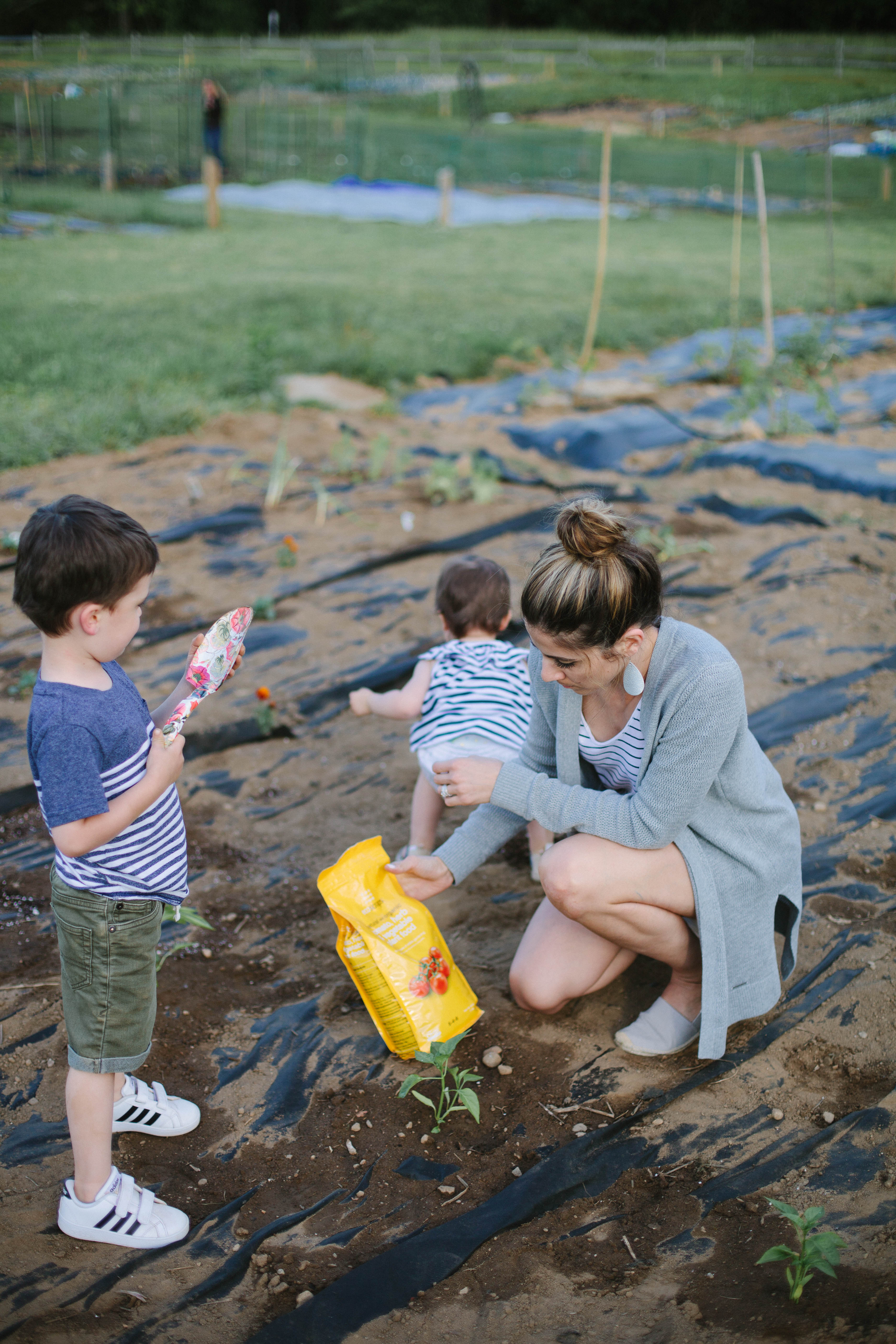 Planning on starting a garden? These tips on Gardening For Kids give ways to get the little ones involved!