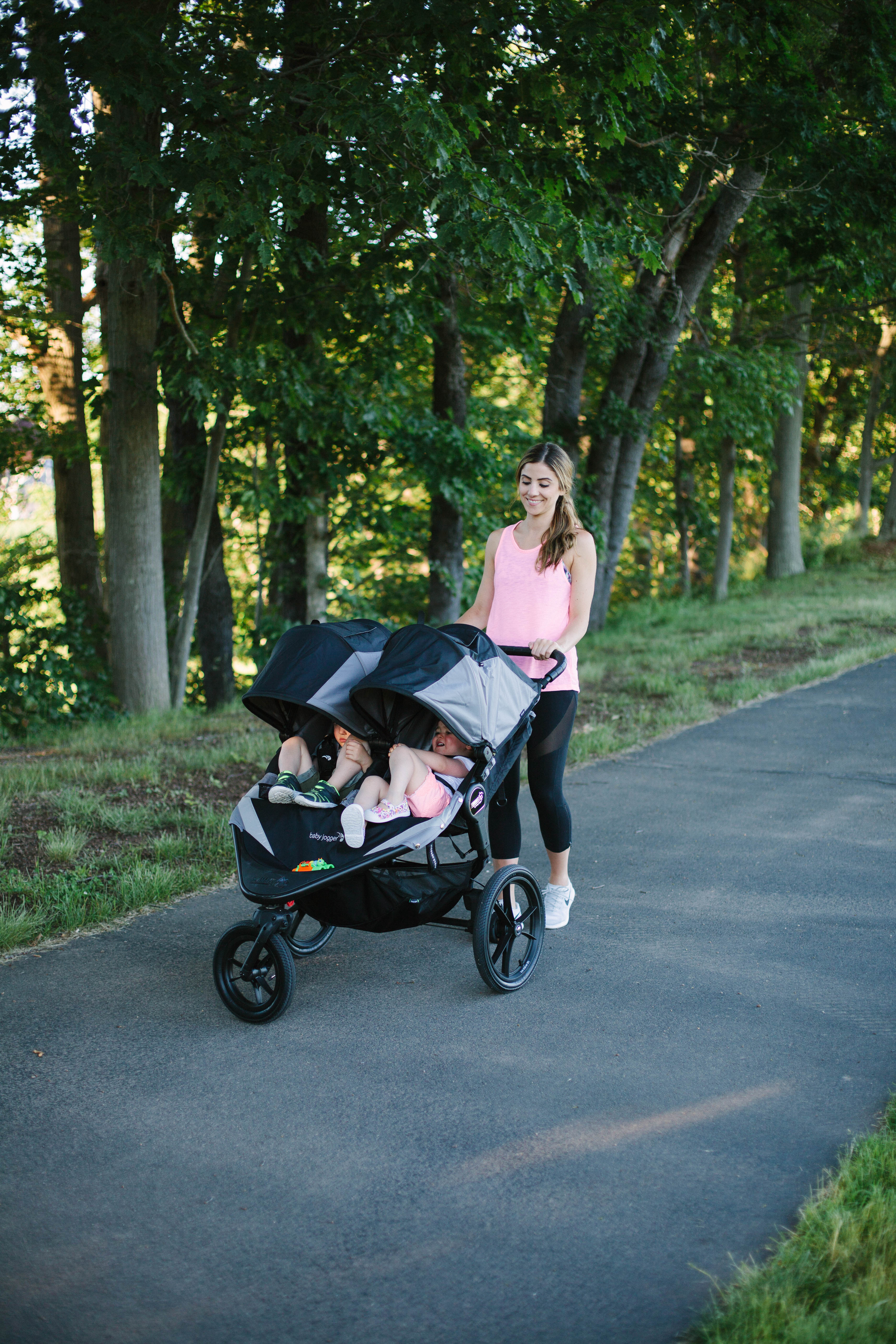 Busy mom? Not sure how to fit exercise into your busy routine? Check out these tips on how to find time to workout, especially if you have kids!