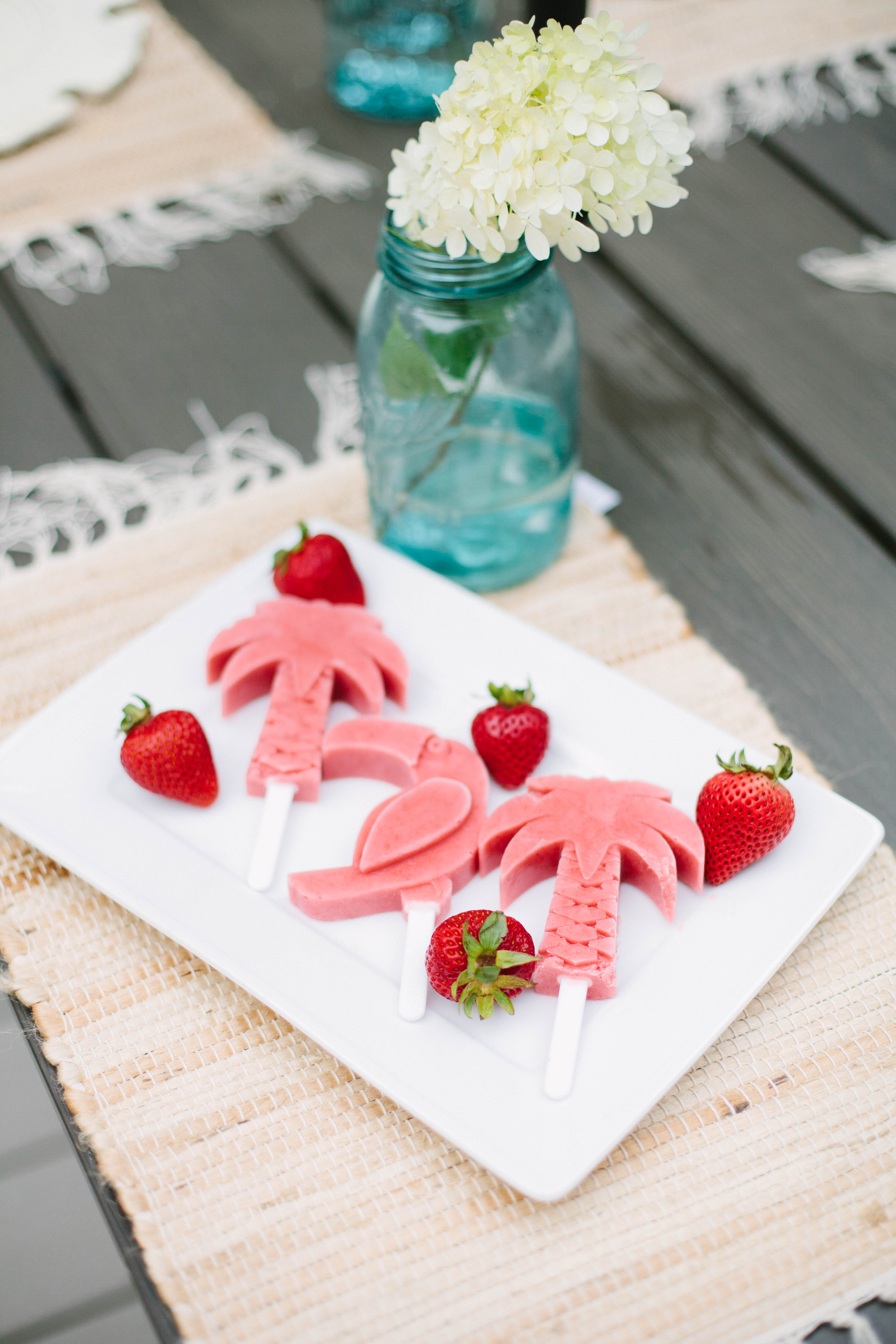 Looking for a healthy summer treat? These simple homemade strawberry banana popsicles will have your kids asking for more!