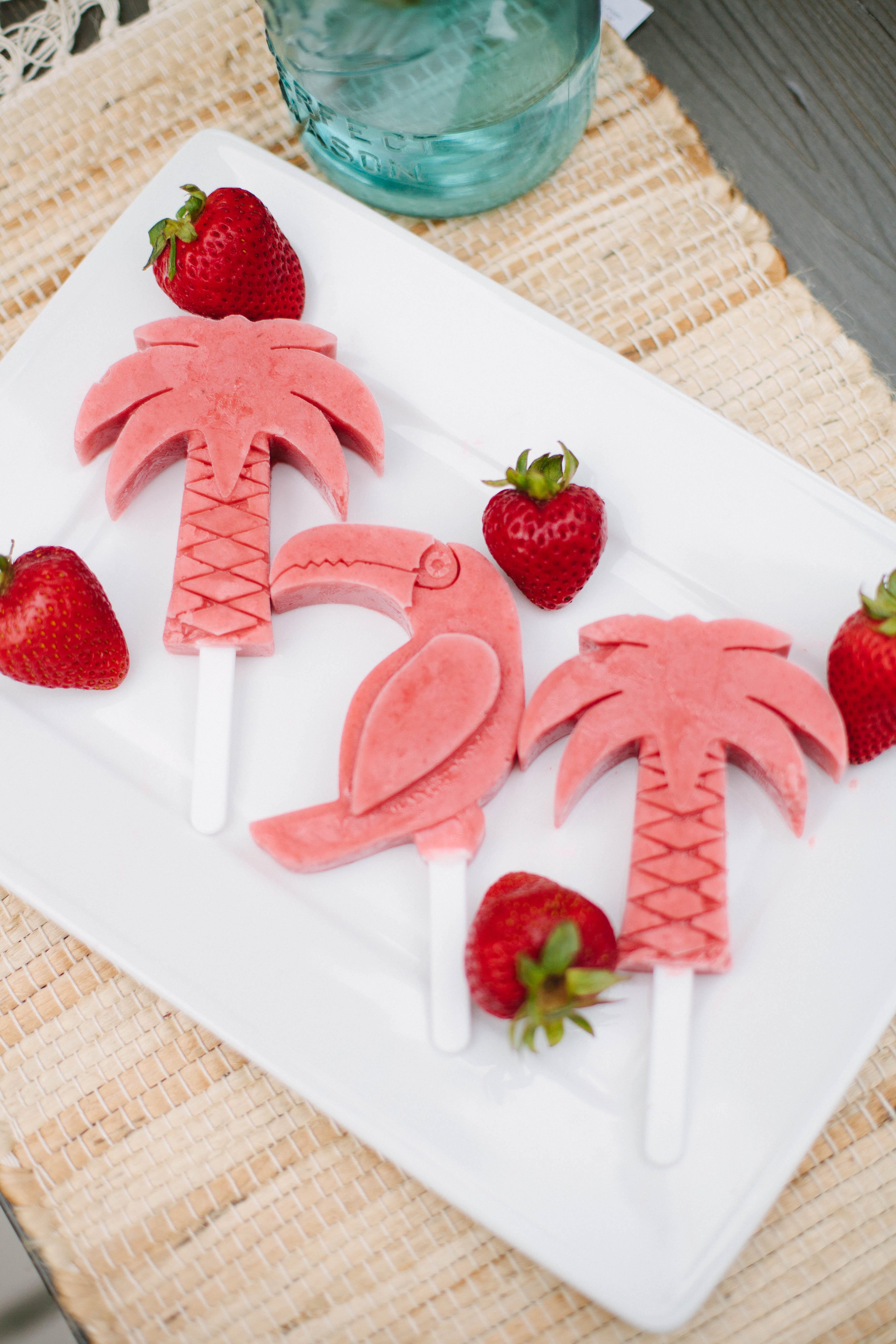 Looking for a healthy summer treat? These simple homemade strawberry banana popsicles will have your kids asking for more!