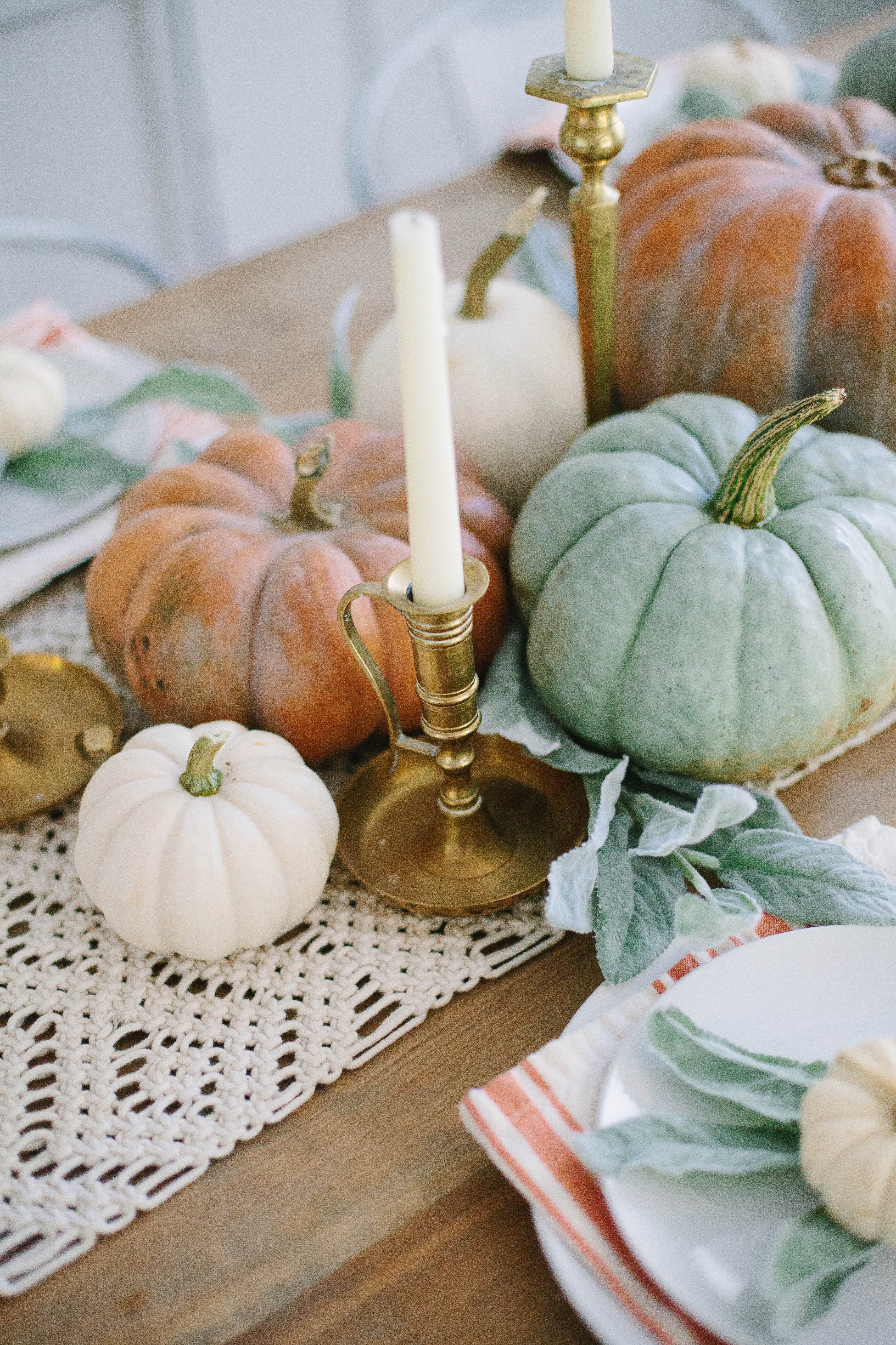 This simple Fall Cottage Dining Room uses neutral tones and natural elements to bring a the fall season into your space with sophistication and ease.