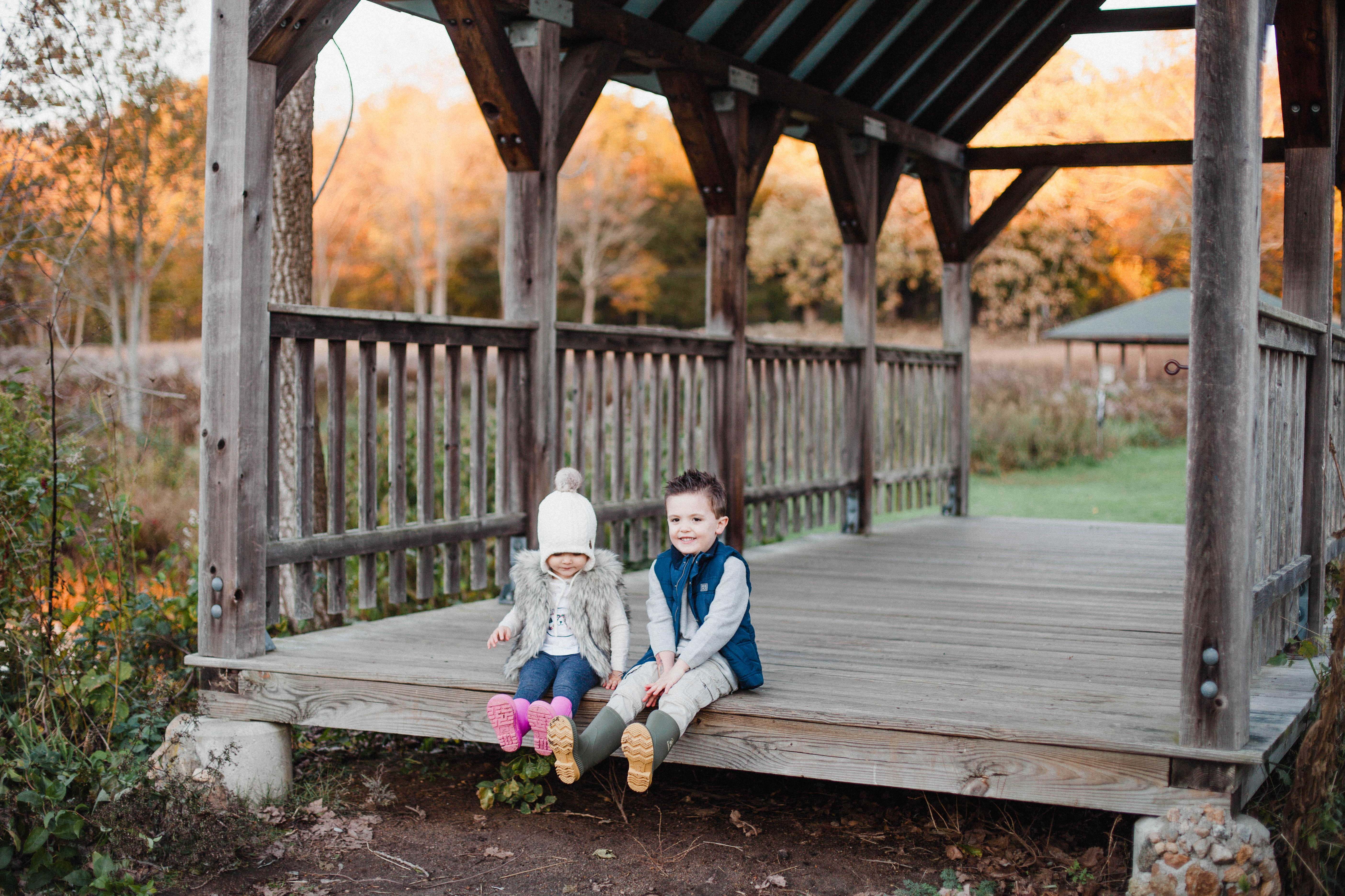 Life and style blogger Lauren McBride shares Free Fall Family Activities to take in the sights and celebrate the fall season outdoors with your family.