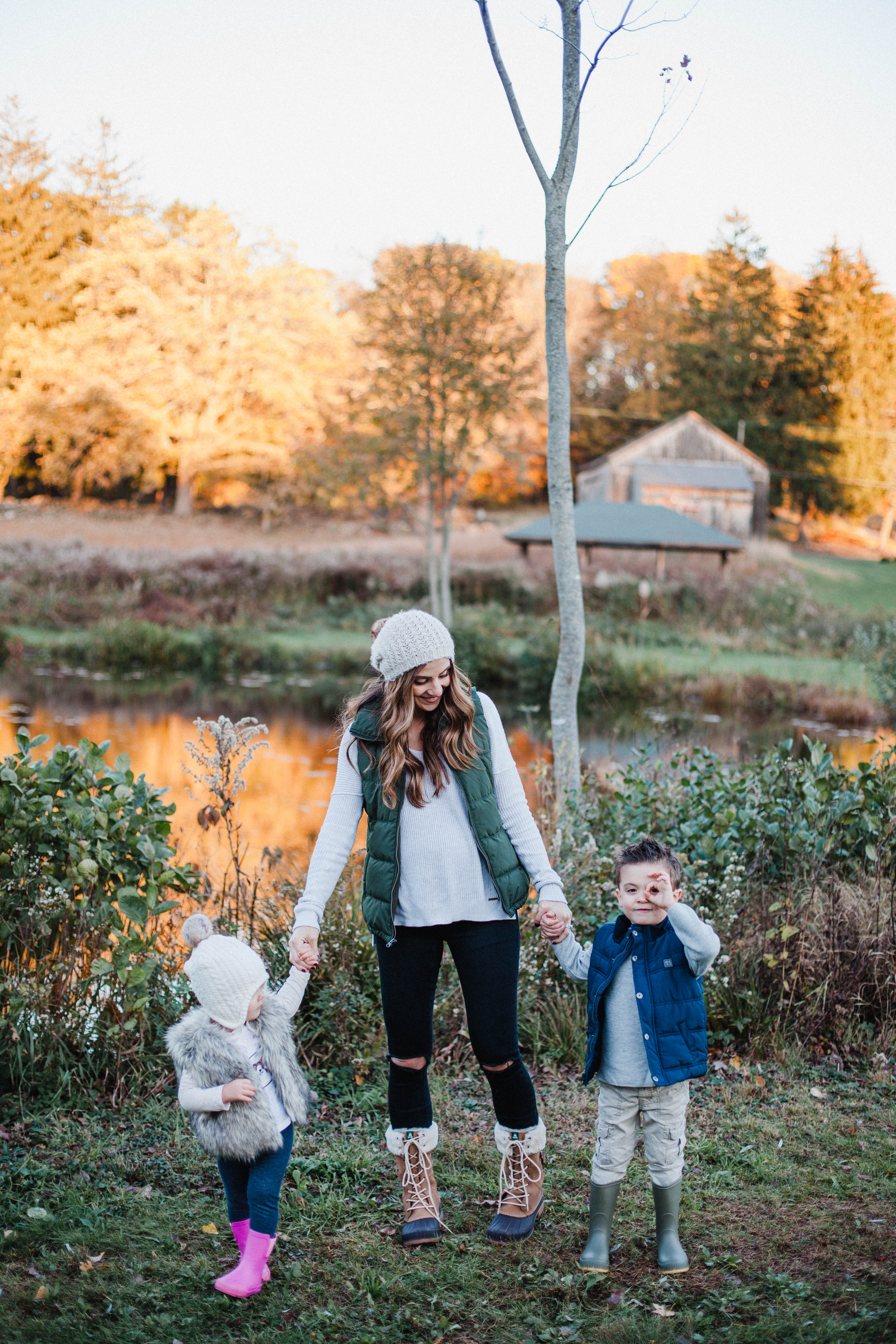 Life and style blogger Lauren McBride shares Free Fall Family Activities to take in the sights and celebrate the fall season outdoors with your family.