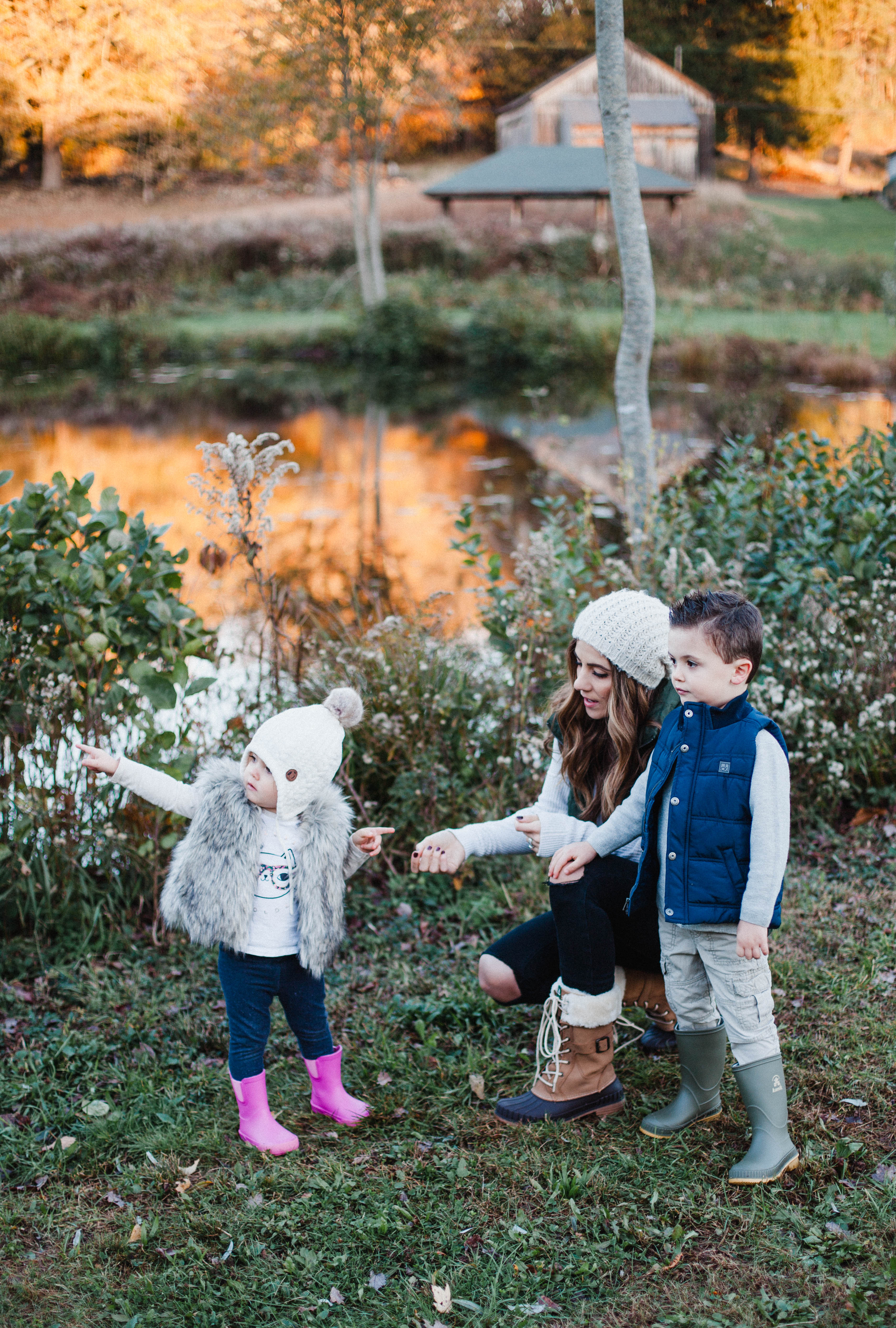 Life and style blogger Lauren McBride shares Free Fall Family Activities to take in the sights and celebrate the fall season outdoors with your family.