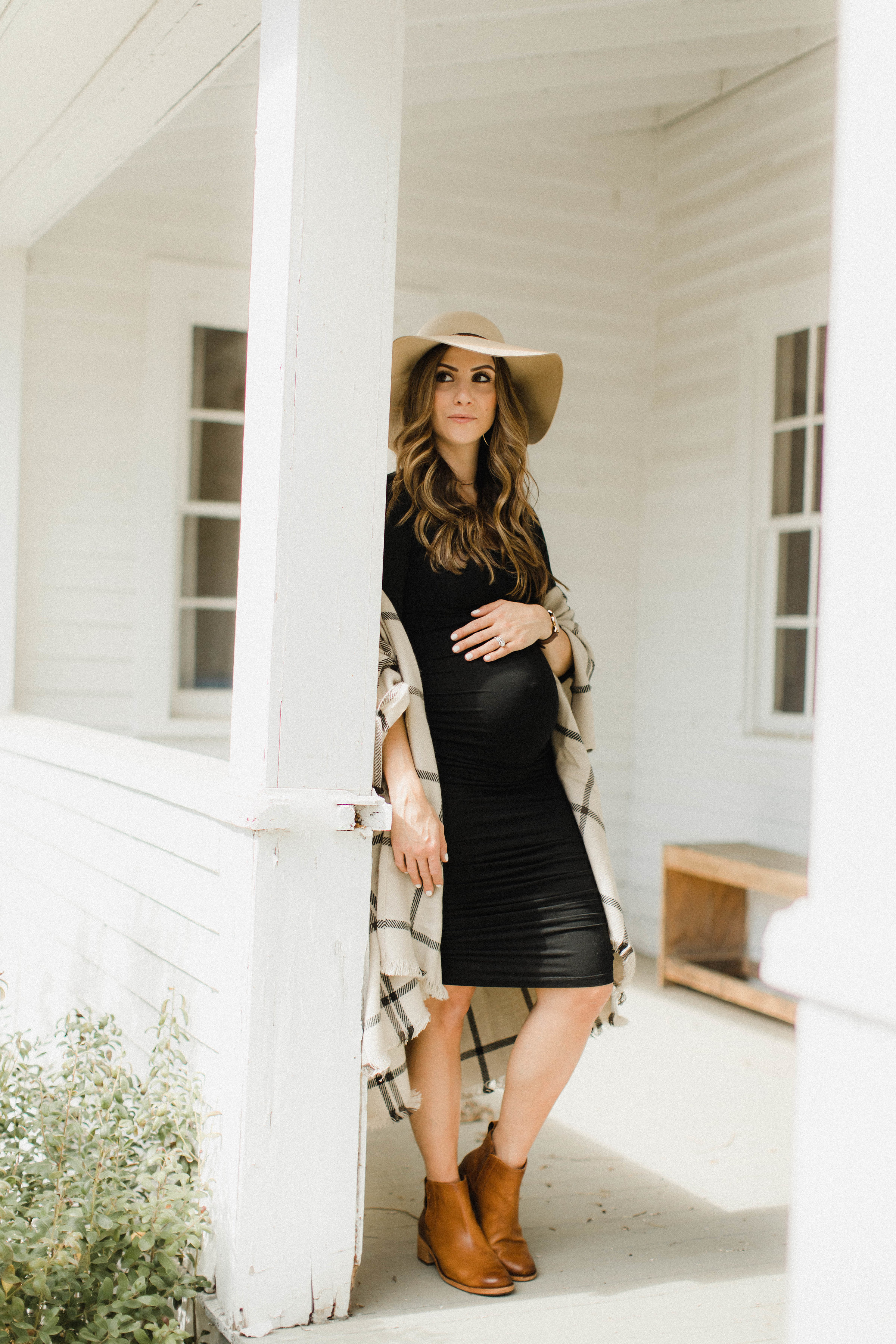 Life and style blogger Lauren McBride shares her Fall Wardrobe Essentials for the 2017 season, including the basic items to invest in this year.