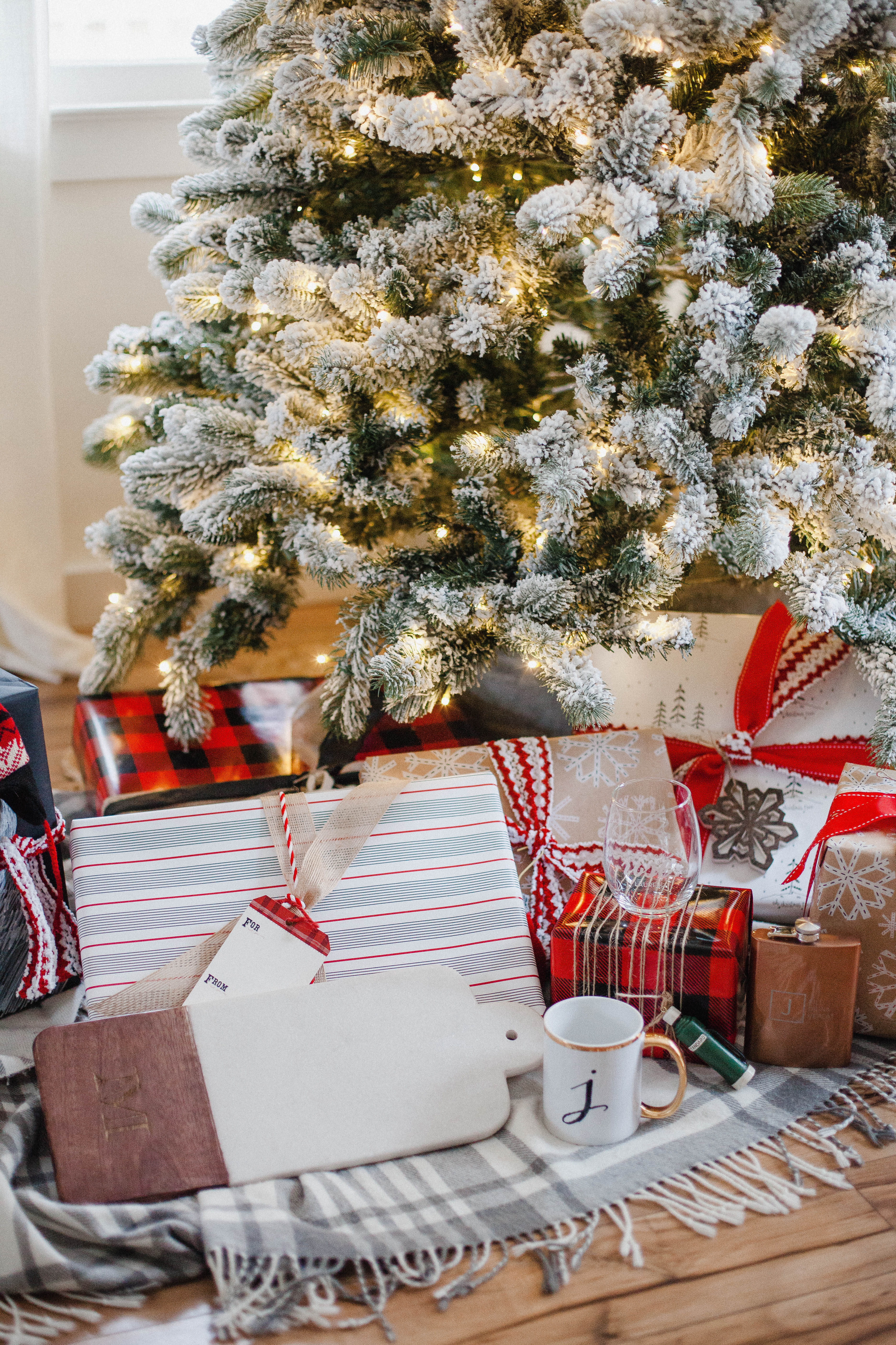 Life and style blogger Lauren McBride shares the Best Personalized Holiday Gifts for the season and how to go above and beyond standard personalization!