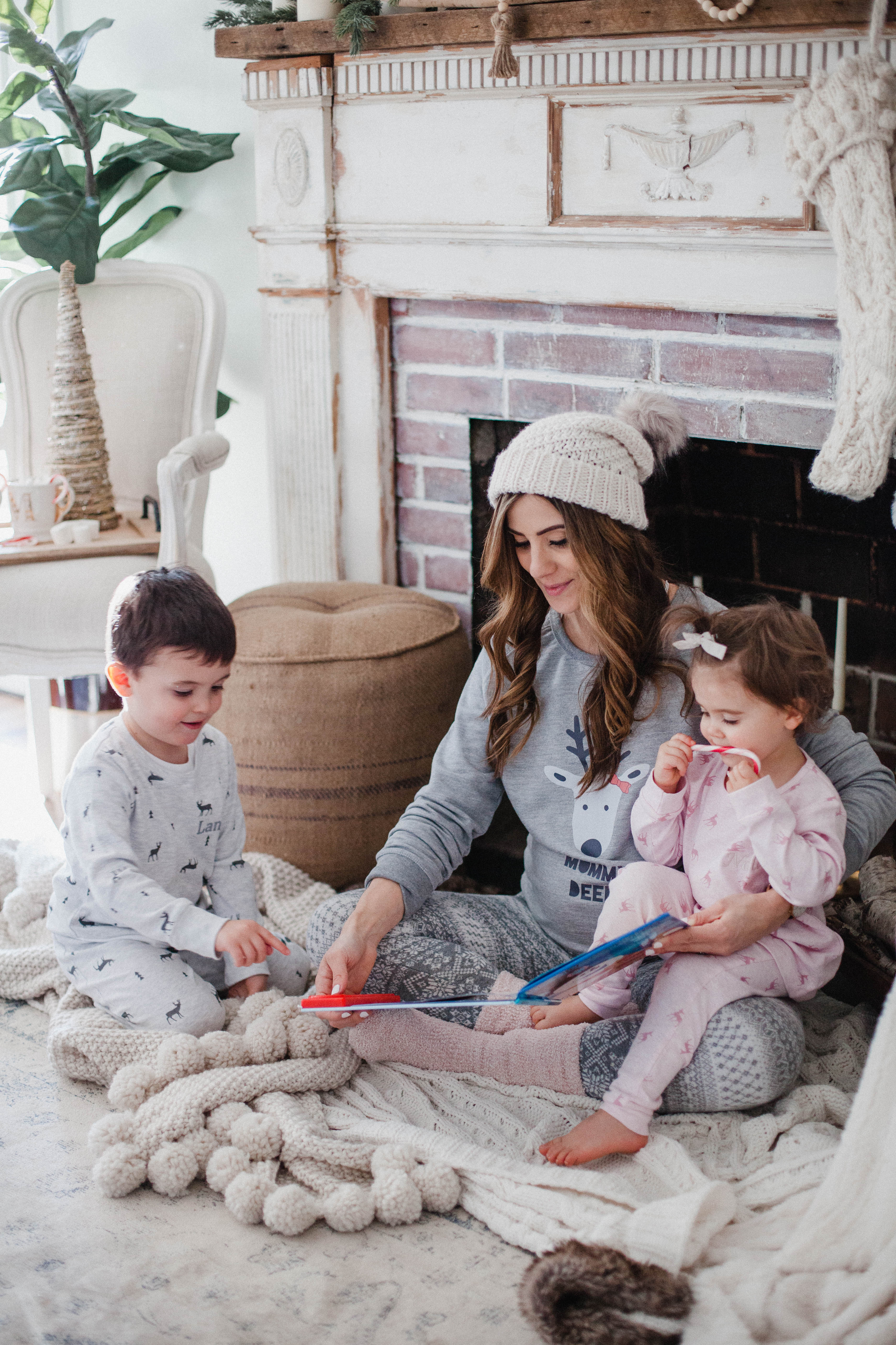 Life & style blogger Lauren McBride shares the perfect way to gift "The Magic of Family Time" this holiday season with personalized gifts from My 1st Years.