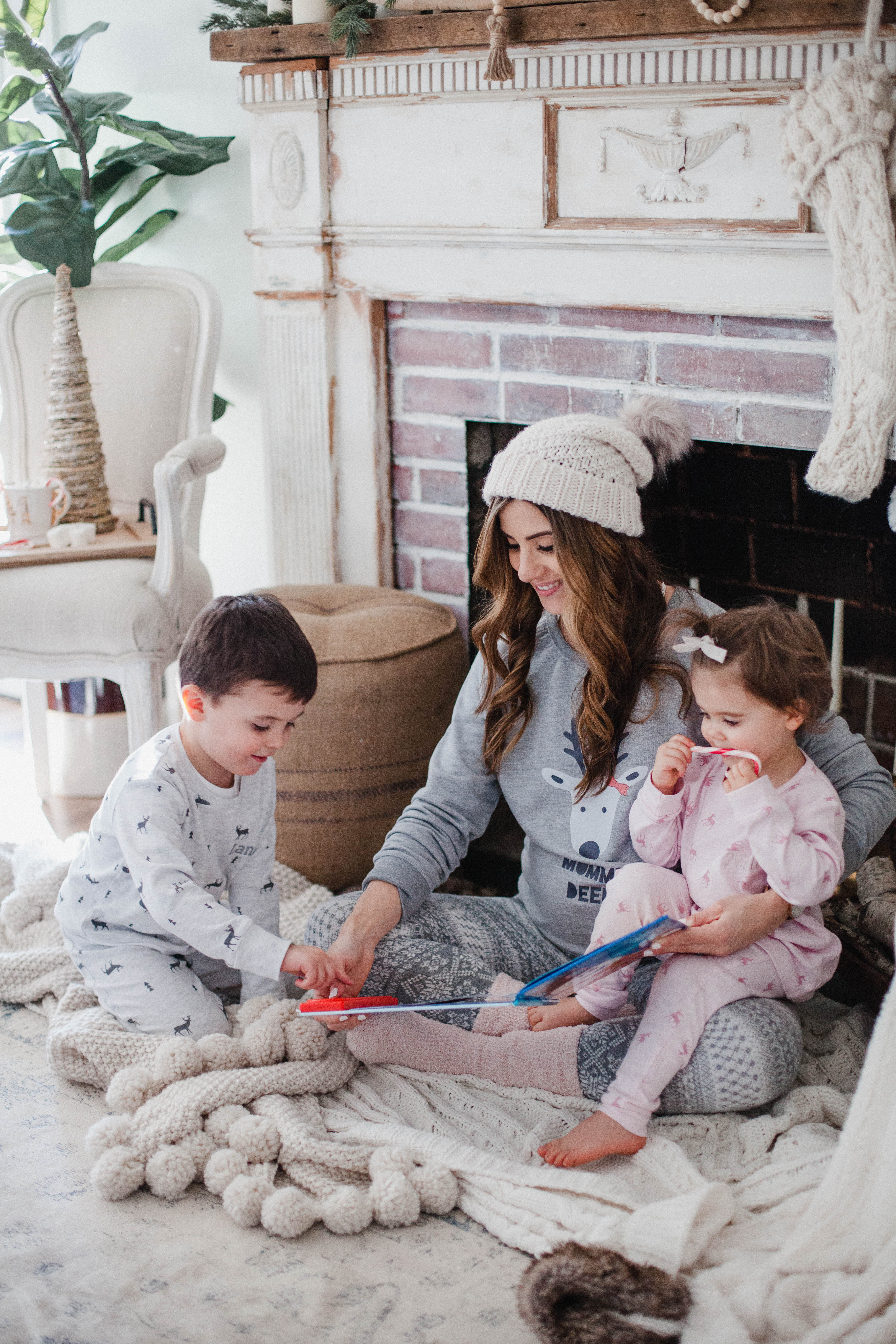 Life & style blogger Lauren McBride shares the perfect way to gift "The Magic of Family Time" this holiday season with personalized gifts from My 1st Years.