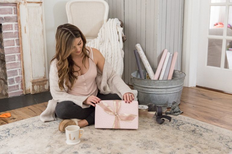 Holiday Gift Guide: The Cozy Girl