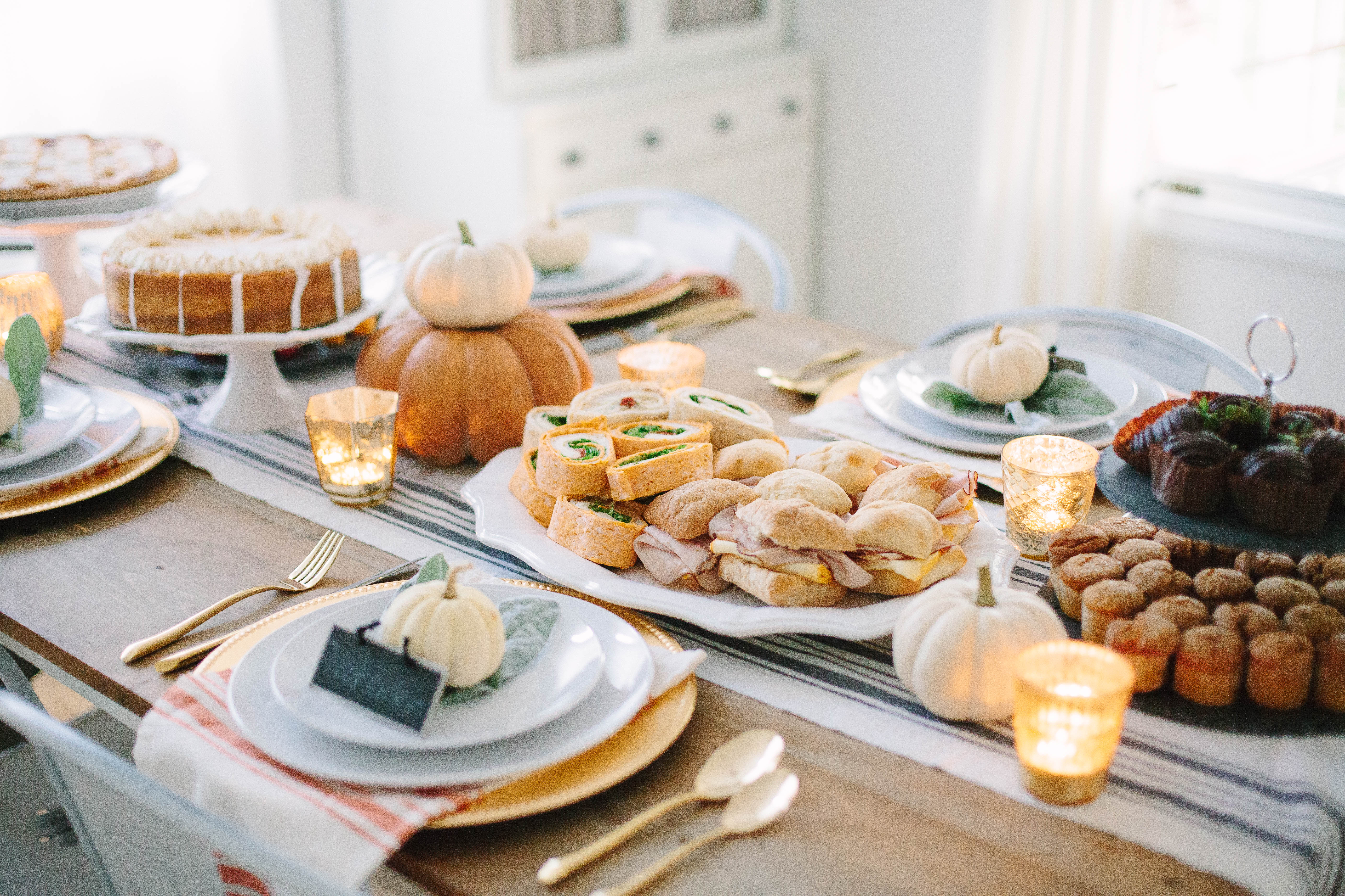 Life and style blogger Lauren McBride shares her tips on how to have an Easy Friends-giving, including decor, food, and hostess gift tips!