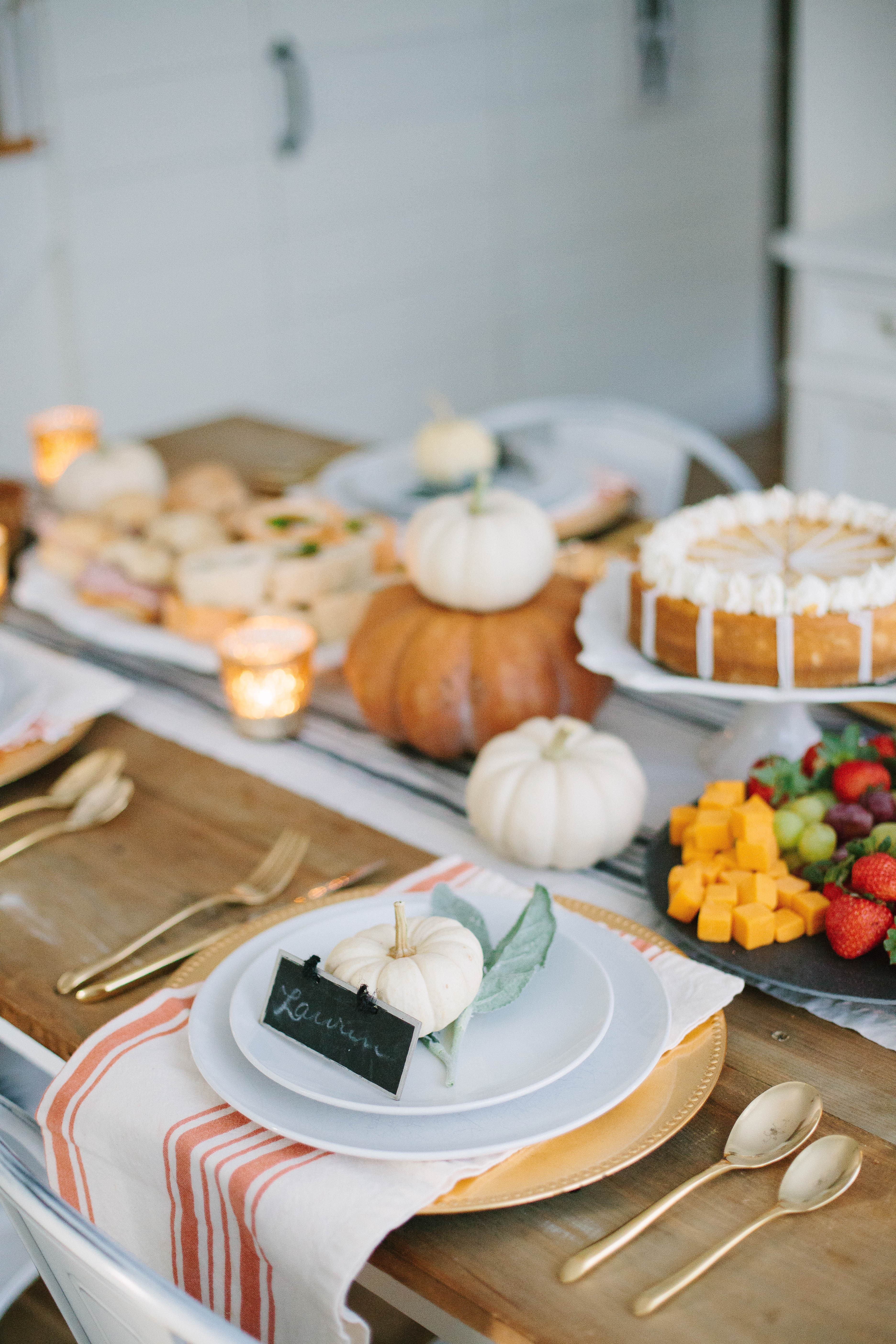 Life and style blogger Lauren McBride shares her tips on how to have an Easy Friends-giving, including decor, food, and hostess gift tips!