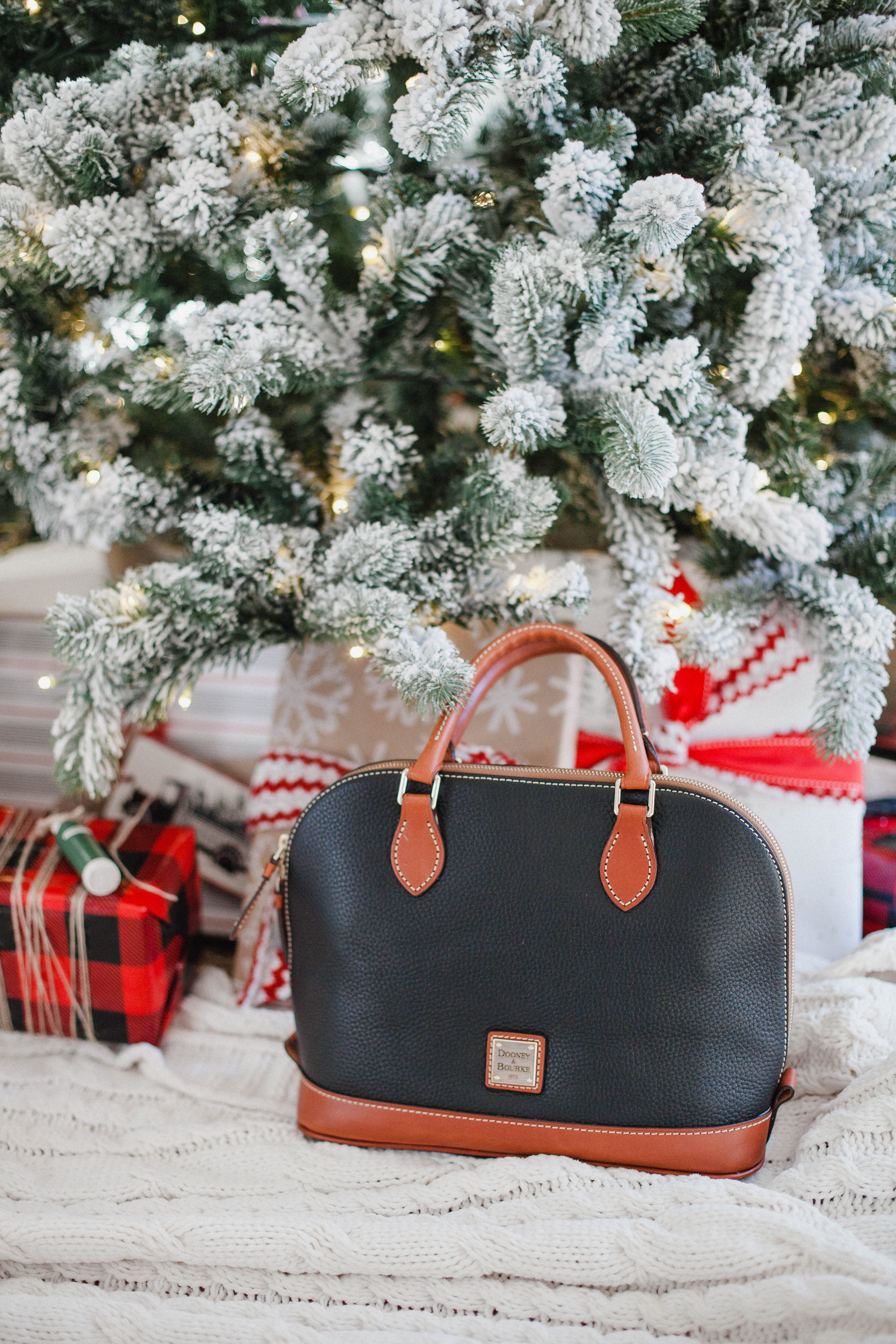 Life and style blogger Lauren McBride shares her Top QVC Holiday Gifts that are a must have for your friends and family!