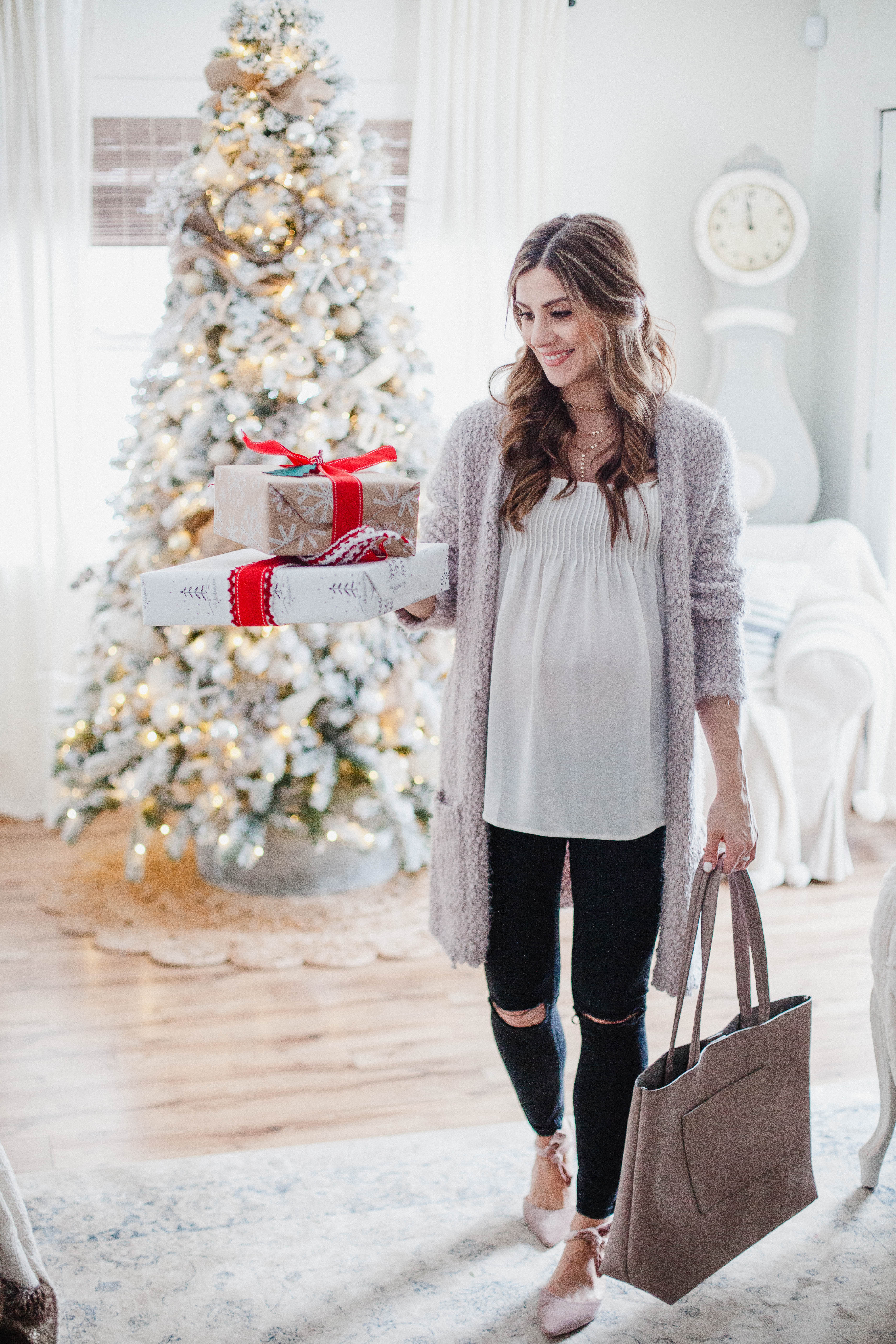 Casual Holiday Maternity Outfit - Lauren McBride