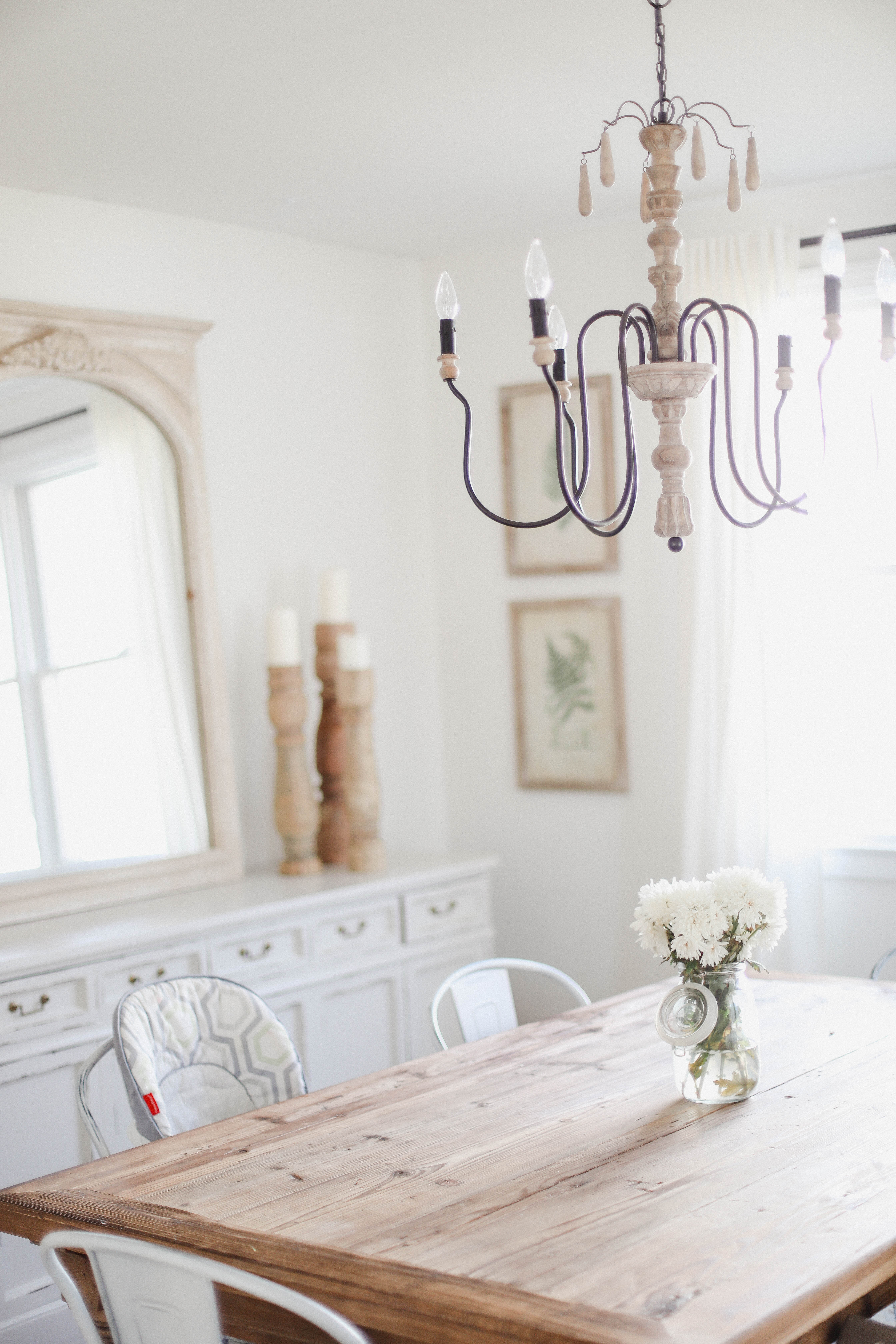 Life and style blogger Lauren McBride shares her Spring Cottage Dining Room complete with a list of sources, and including some budget friendly items.