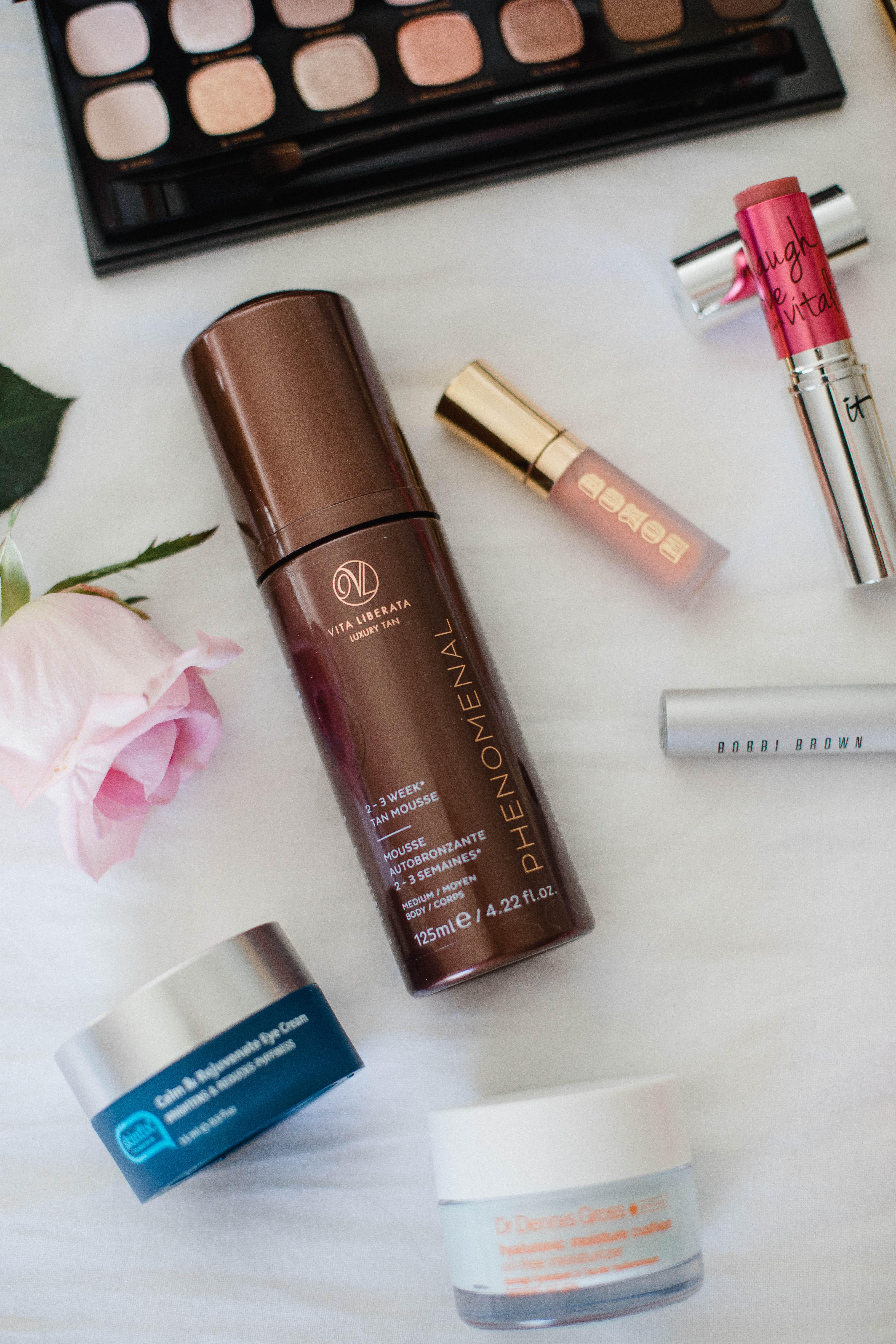 Life and style blogger Lauren McBride shares 8 must have products for spring, including a variety of skincare and beauty products. 