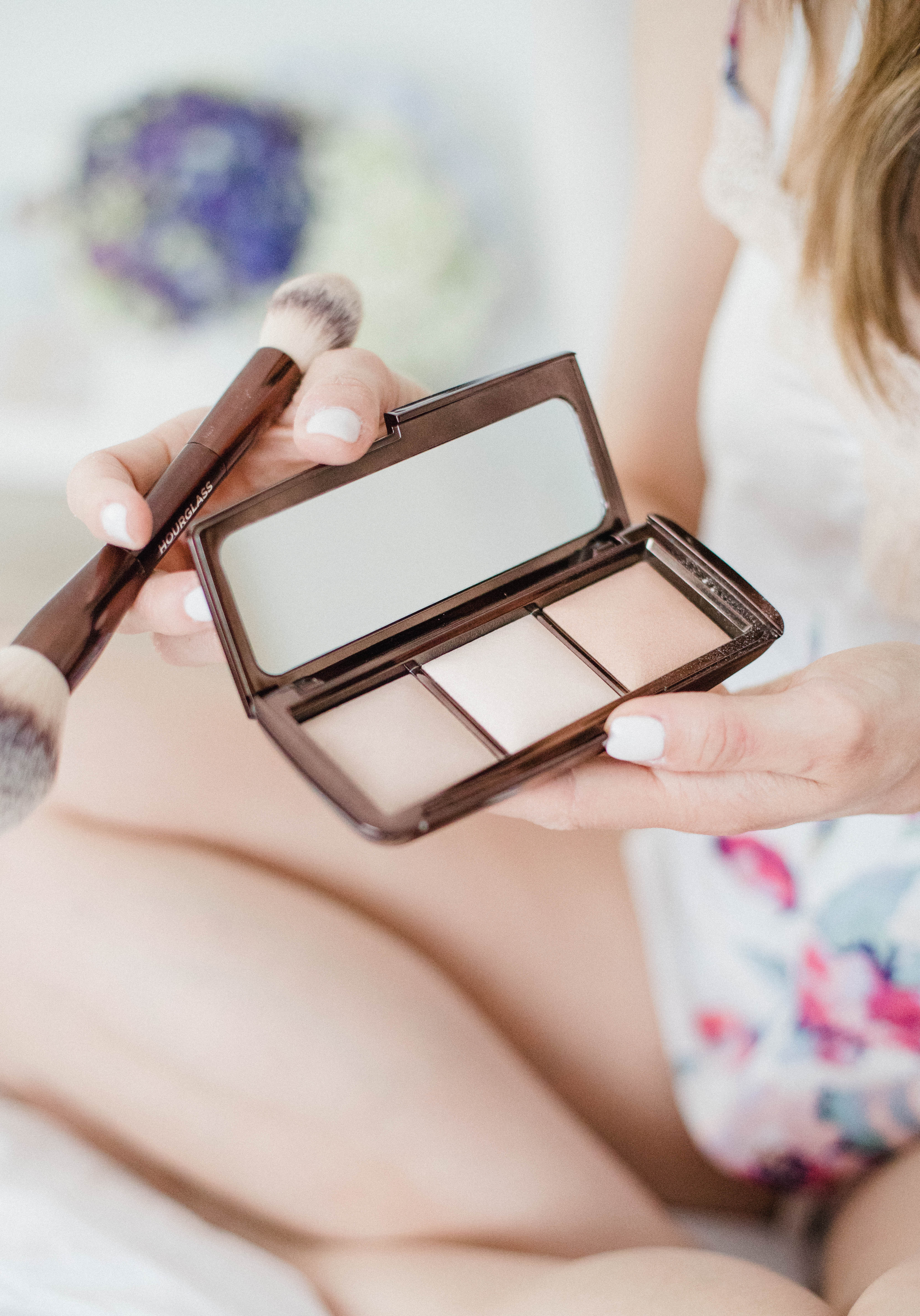 Life and style blogger Lauren McBride shares a simple natural, glowing makeup look featuring a variety of products from Hourglass Cosmetics. 