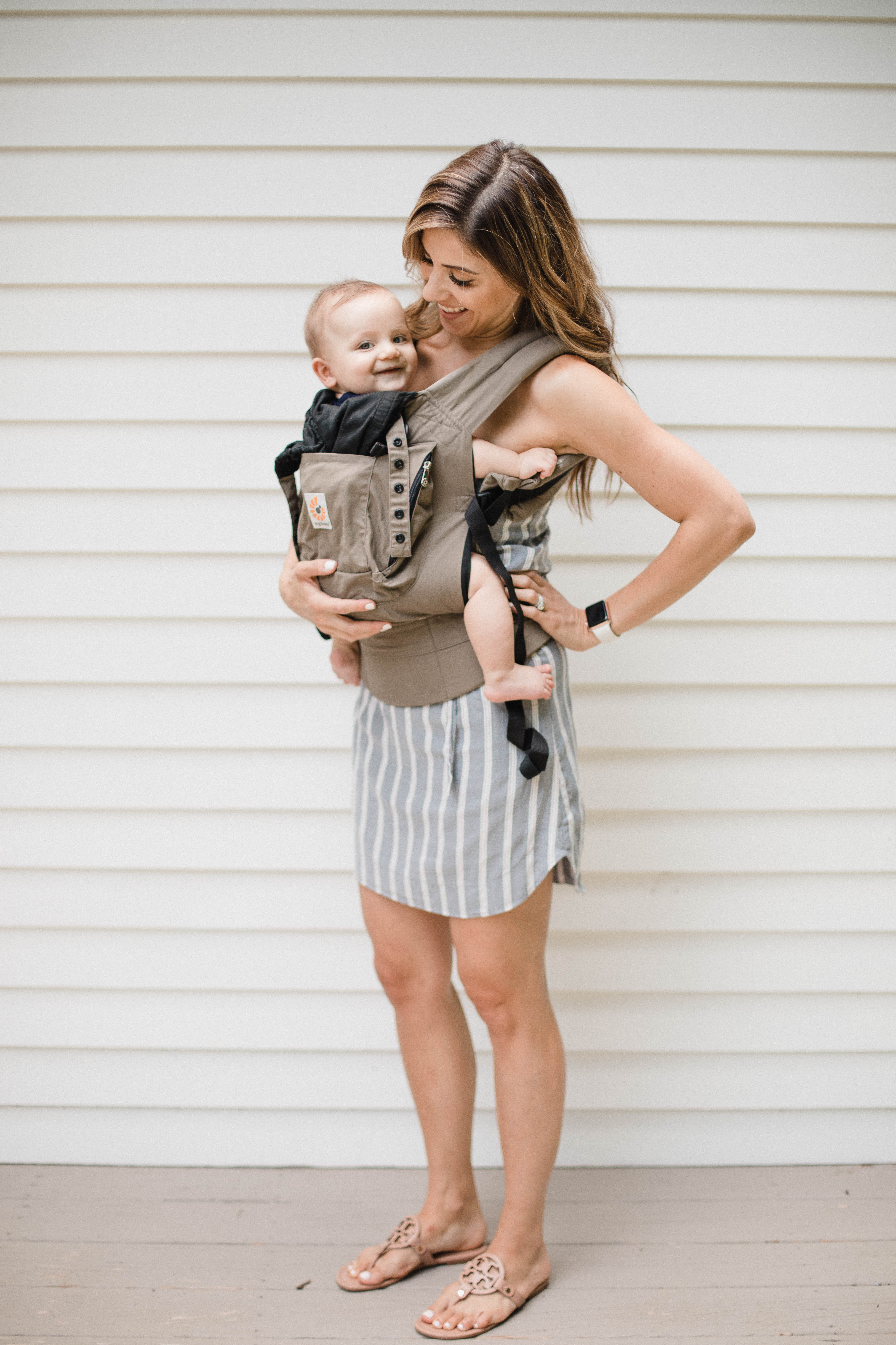 Connecticut life and style blogger Lauren McBride shares the Best Baby Carriers for babies ages newborn to toddlerhood and the various features each offers. 