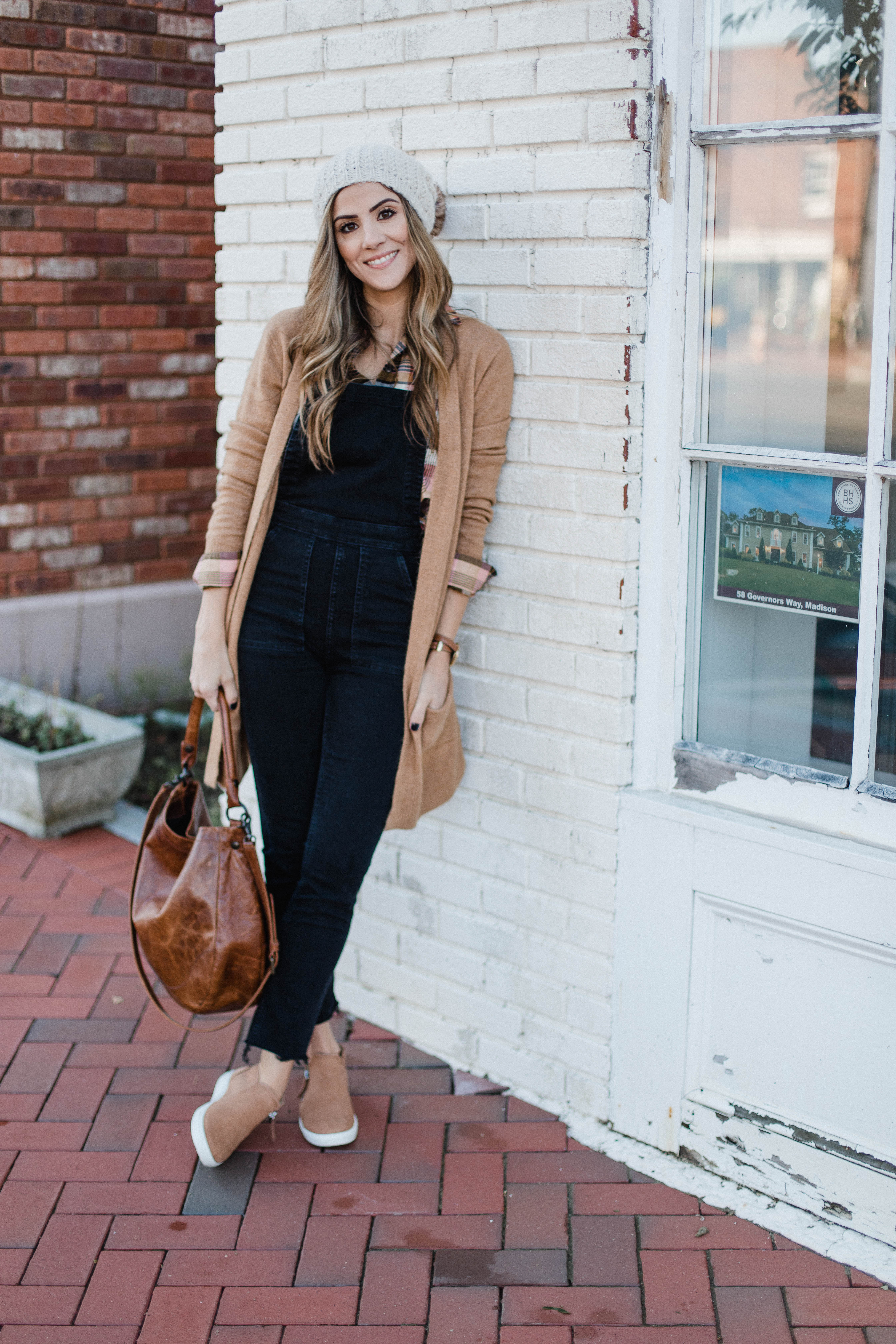 Connecticut life and style blogger Lauren McBride shares the best casual sneakers for comfort - an investment shoe for your wardrobe if you're looking for a high quality, long lasting par of sneakers. 