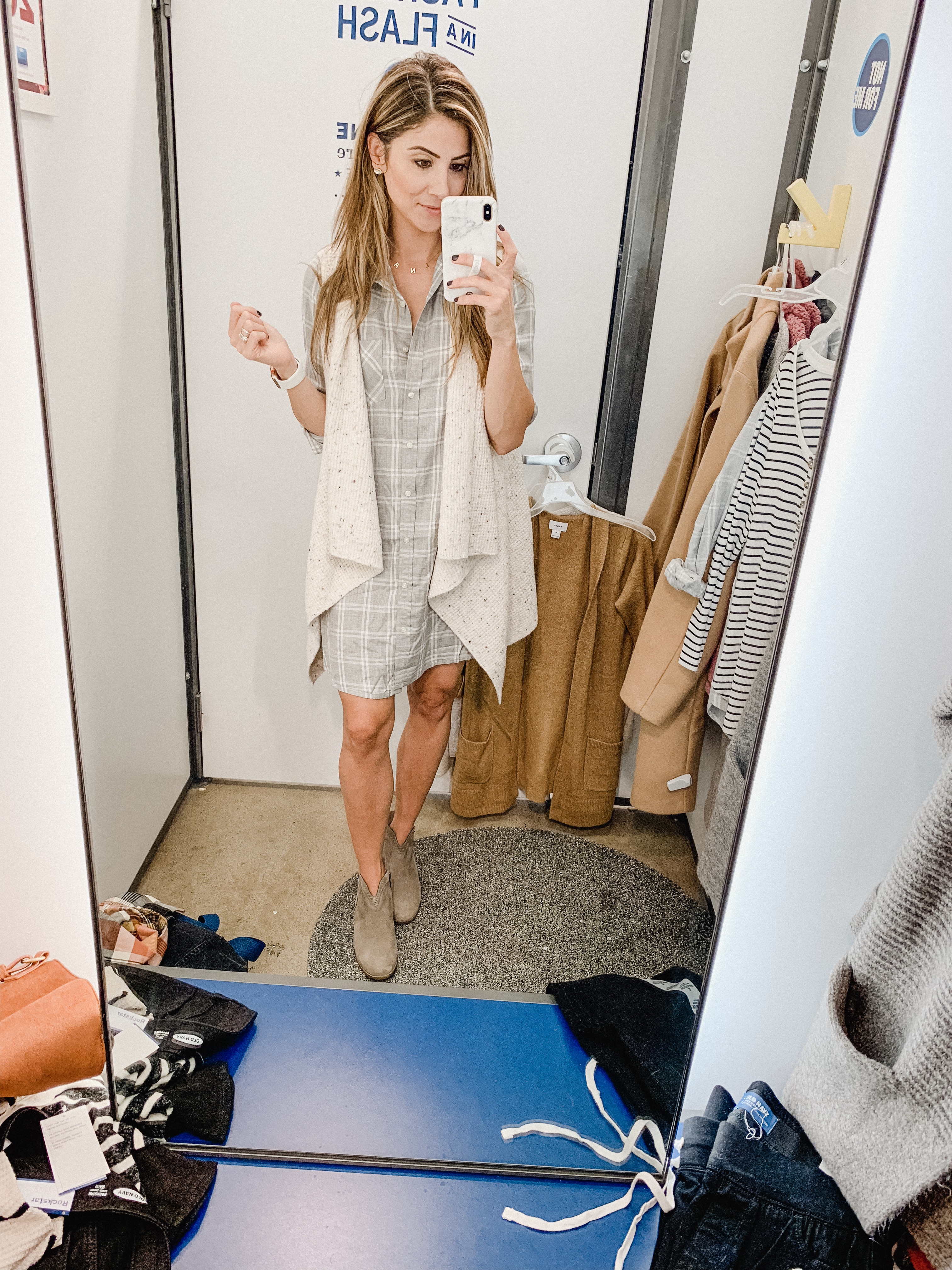 Connecticut life and style blogger Lauren McBride shares a fall Old Navy try-on session featuring a capsule wardrobe for October.