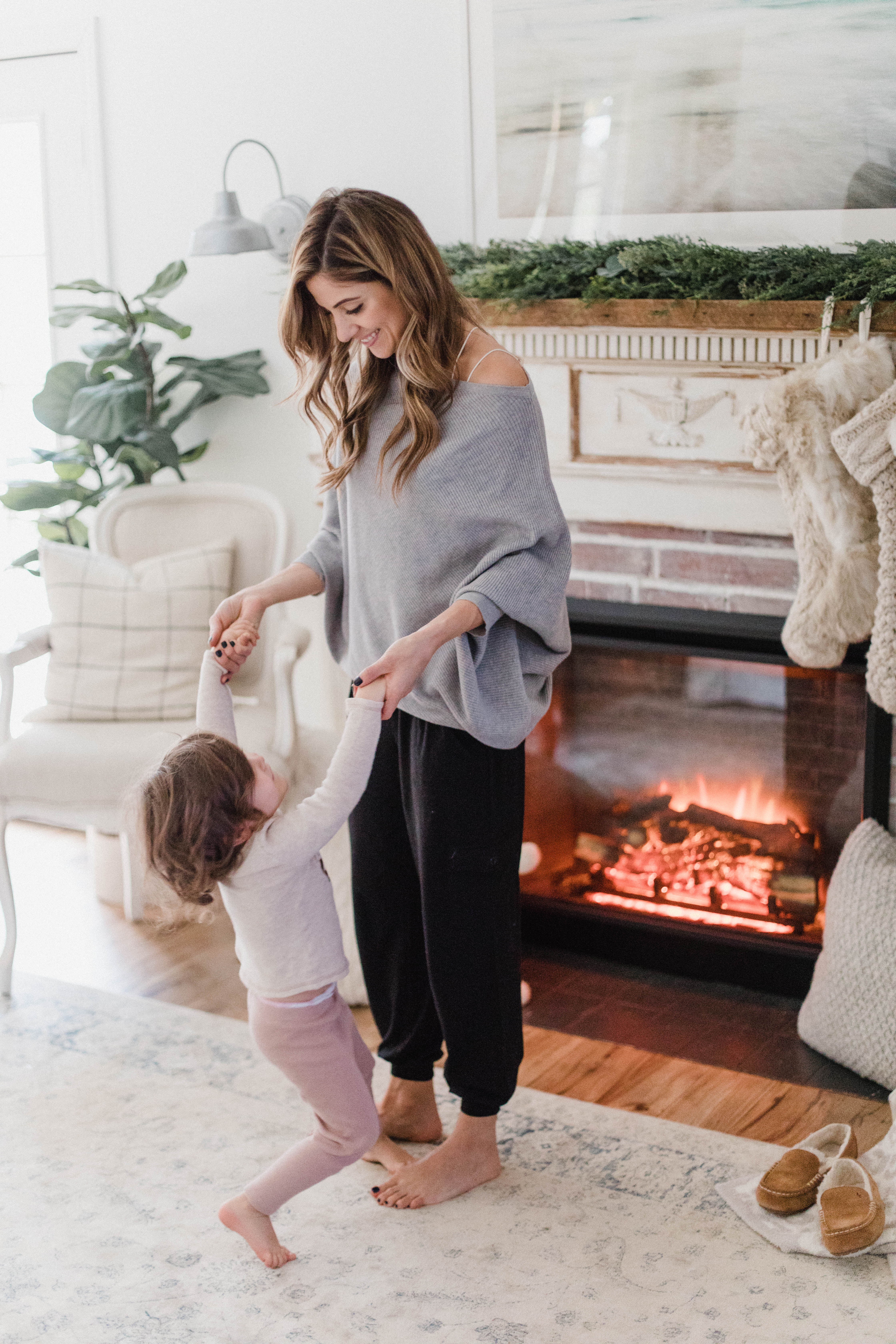 Connecticut life and style blogger Lauren McBride shares Cozy Gifts with QVC including picks from Barefoot Dreams, Koolaburra by Ugg, and more. Featuring gifts in a variety of prices!