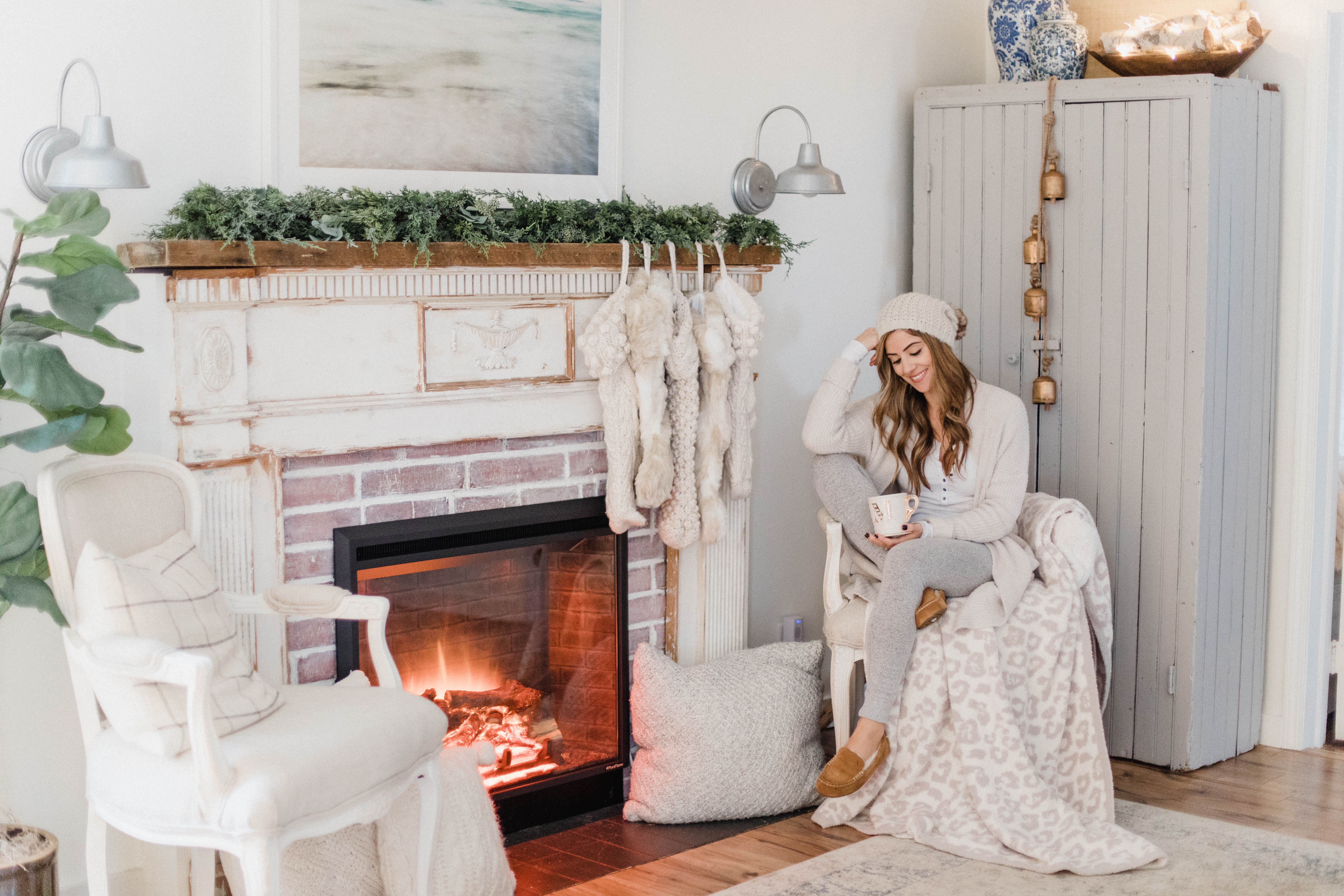 Connecticut life and style blogger Lauren McBride shares Cozy Gifts with QVC including picks from Barefoot Dreams, Koolaburra by Ugg, and more. Featuring gifts in a variety of prices!