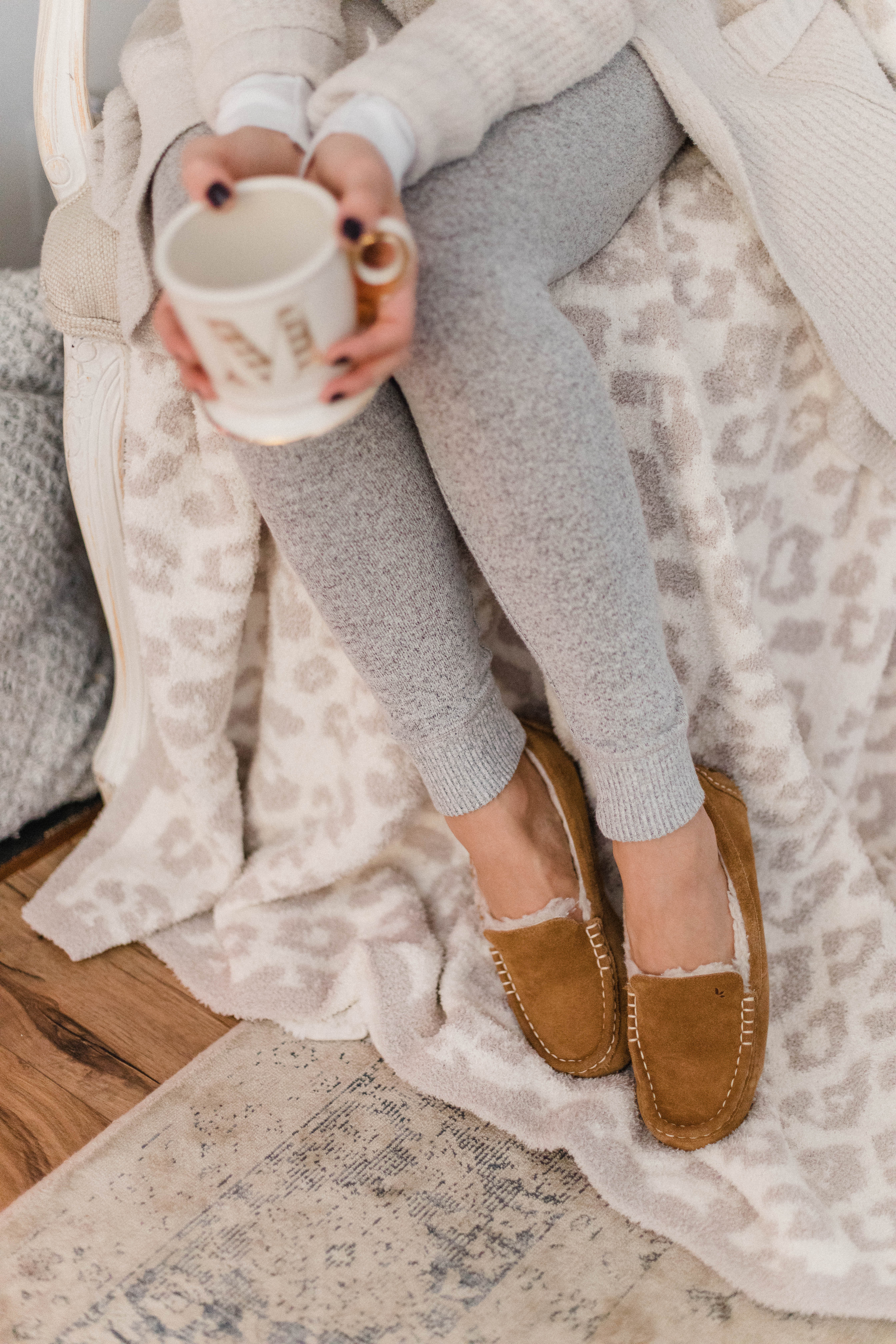 Connecticut life and style blogger Lauren McBride shares Cozy Gifts with QVC including picks from Barefoot Dreams, Koolaburra by Ugg, and more. Featuring gifts in a variety of prices!