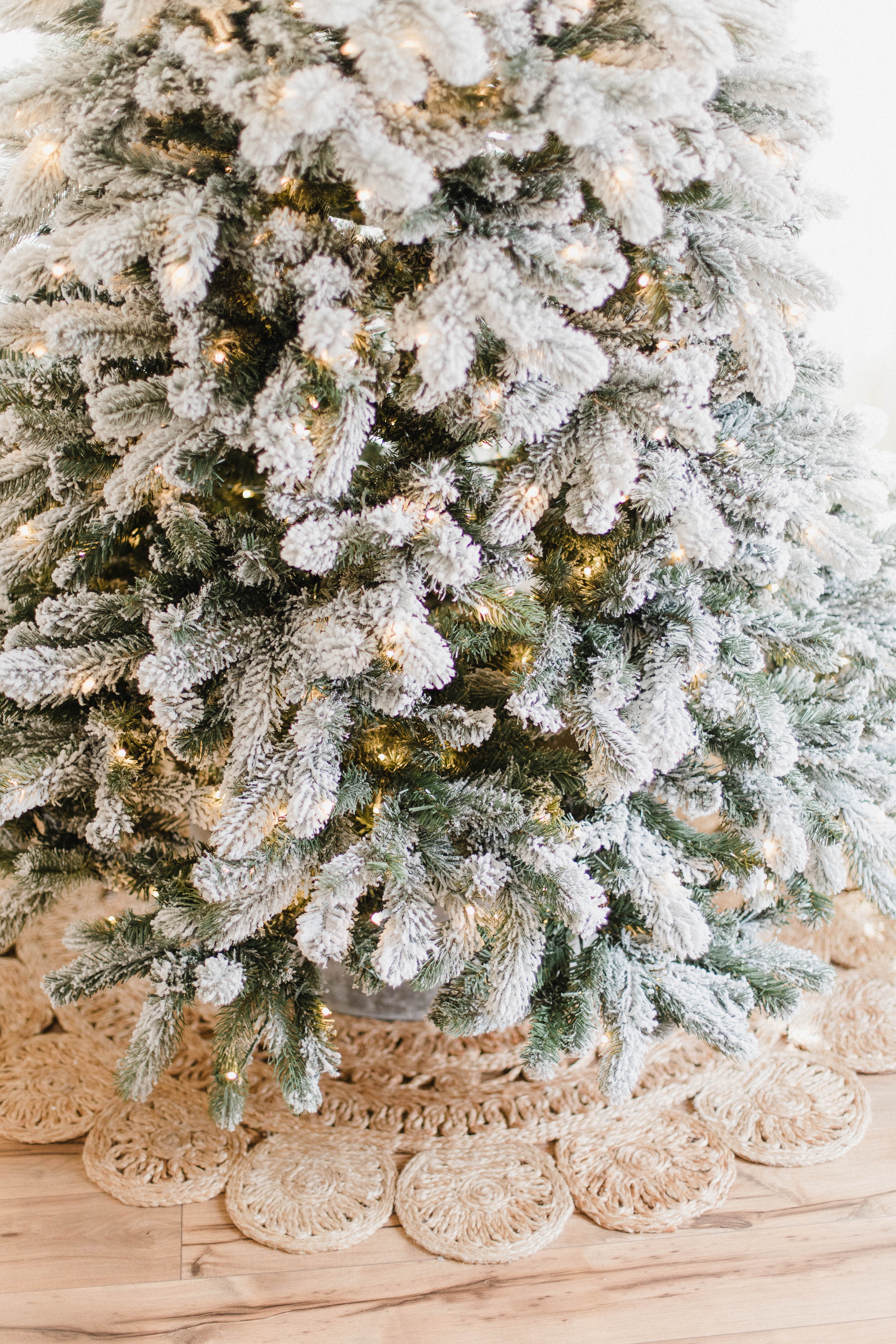 Connecticut life and style blogger Lauren McBride shares details and FAQs about her King of Christmas King Flock tree, including tree stand details.