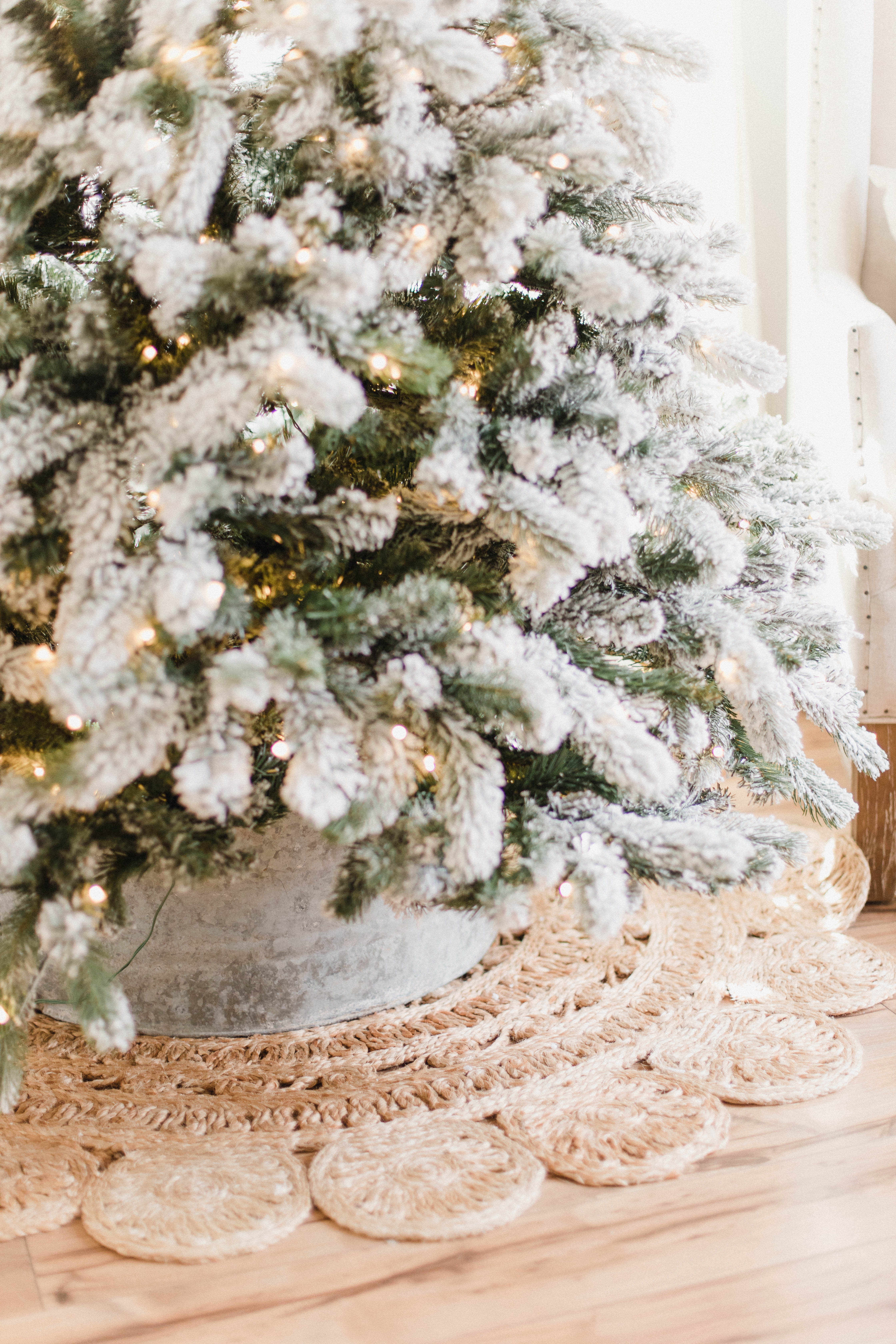 Connecticut life and style blogger Lauren McBride shares details and FAQs about her King of Christmas King Flock tree, including tree stand details.