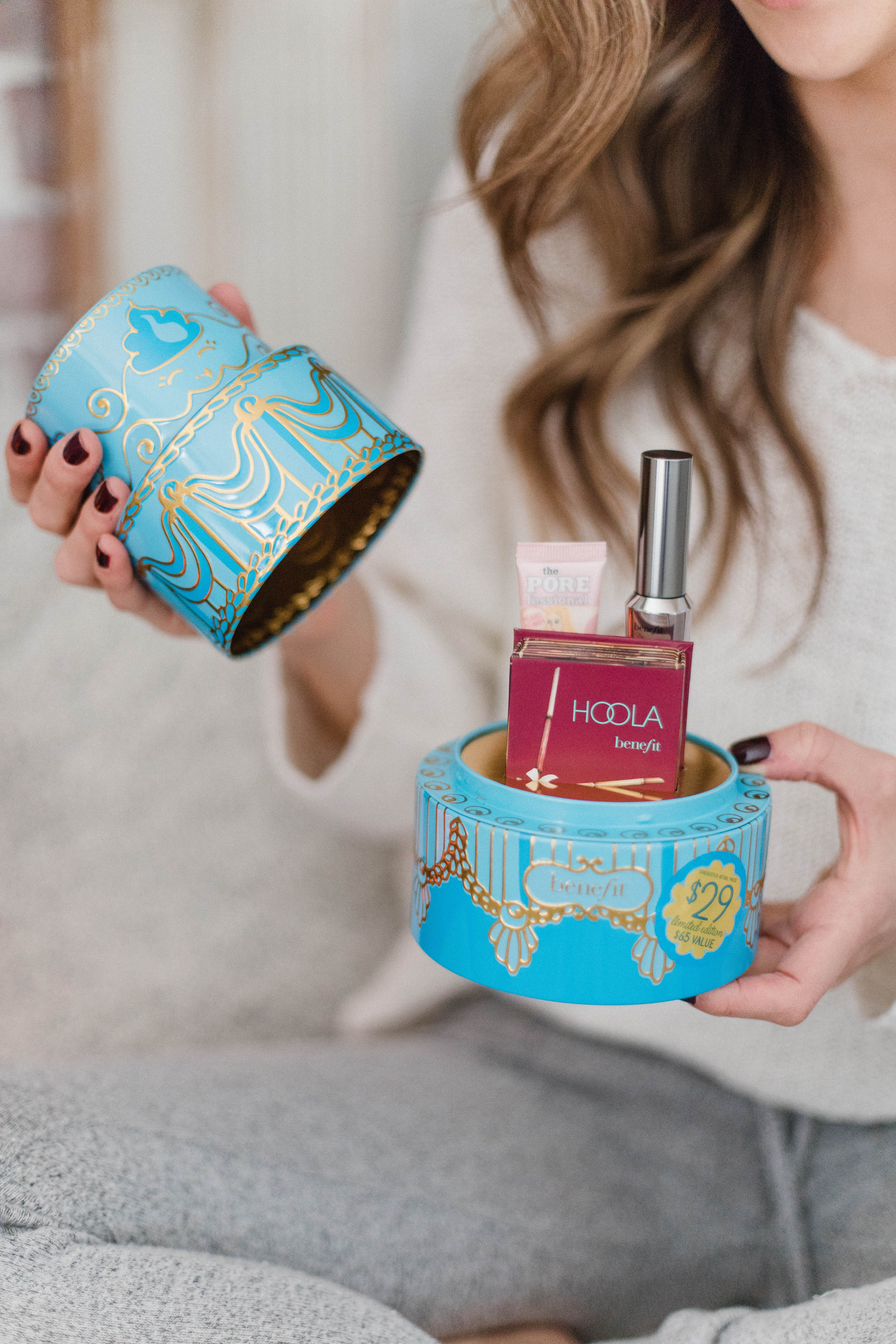 Connecticut life and style blogger Lauren McBride shares beauty gift ideas under $50 including budget-friendly stocking stuffers and gift exchange ideas.