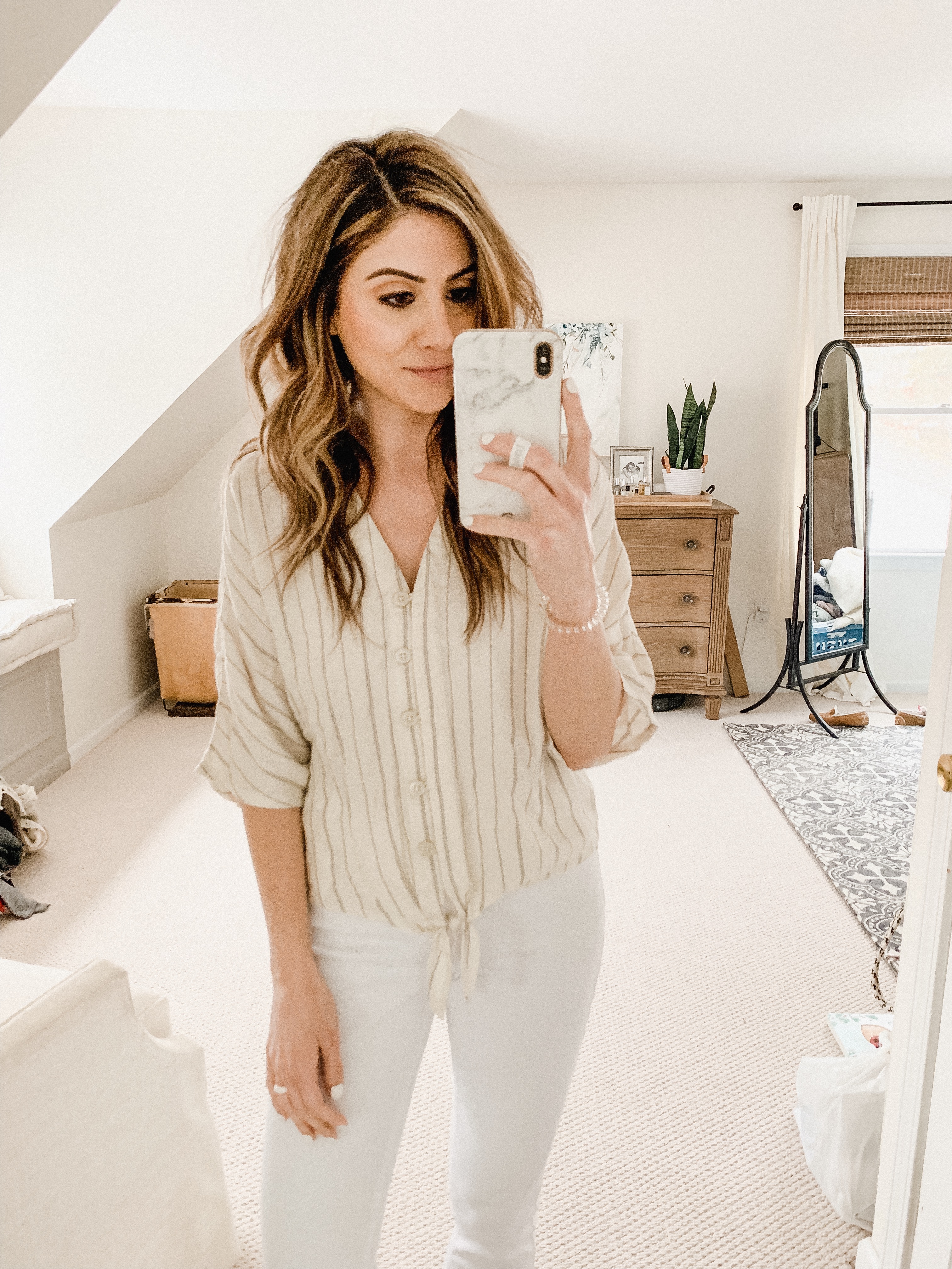 Connecticut life and style blogger Lauren McBride shares Nursing Friendly Tops for spring including a variety of button down and tunic options.